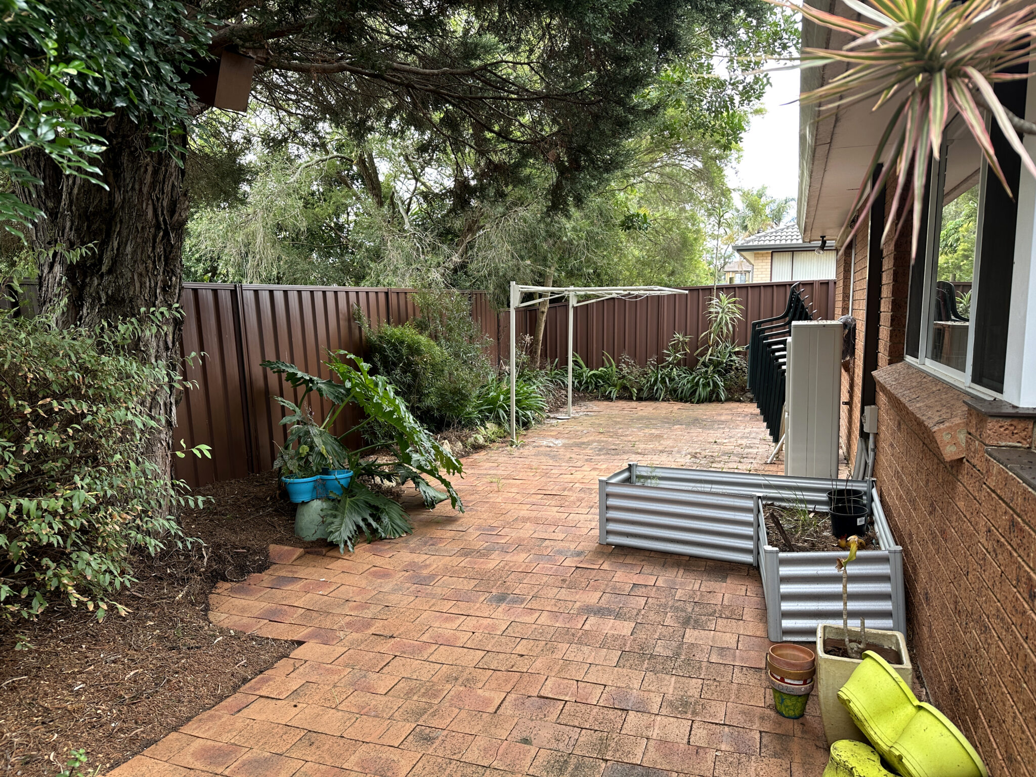 Convenient location in a quiet street — Home image 6