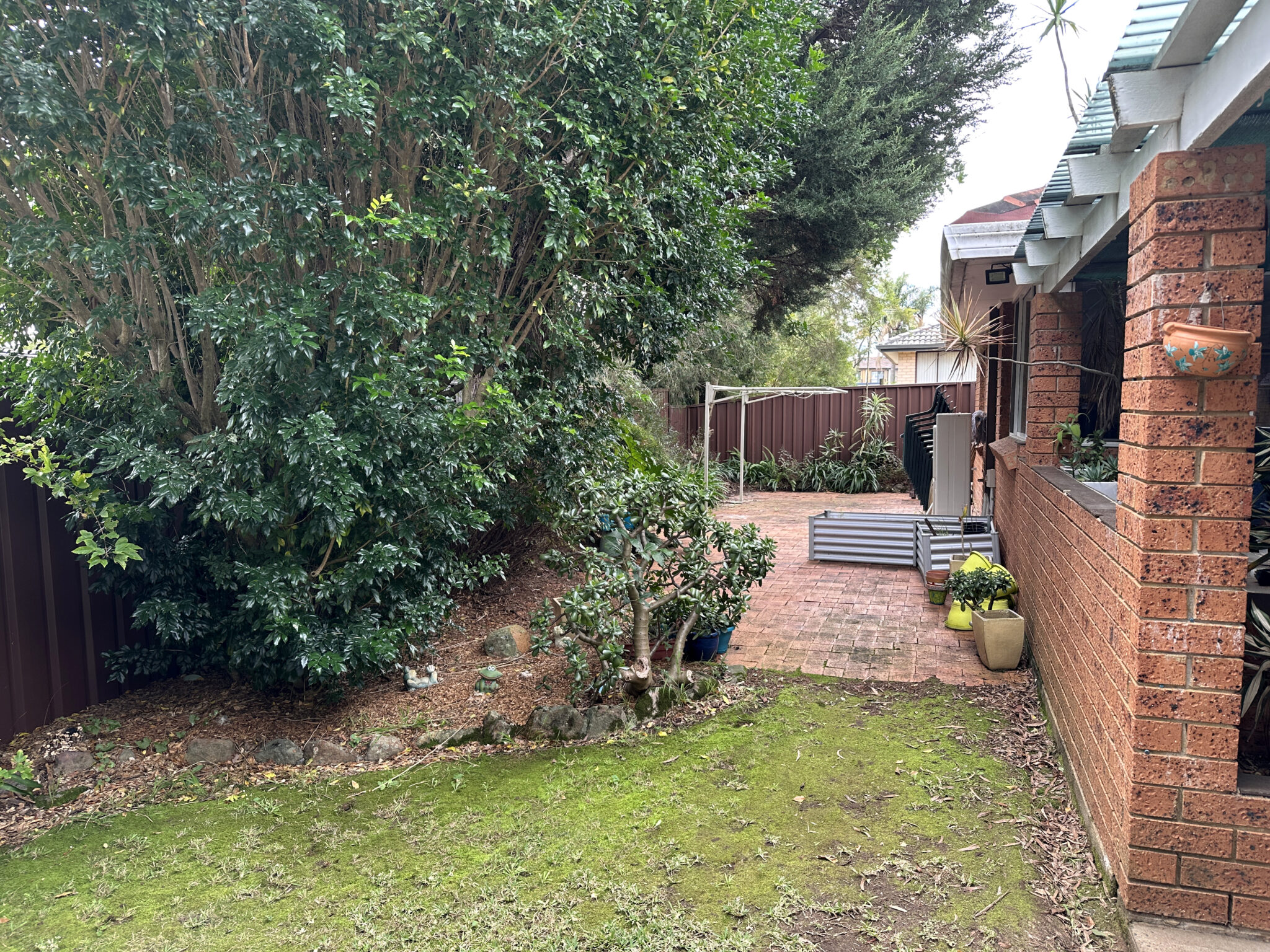 Convenient location in a quiet street — Home image 7