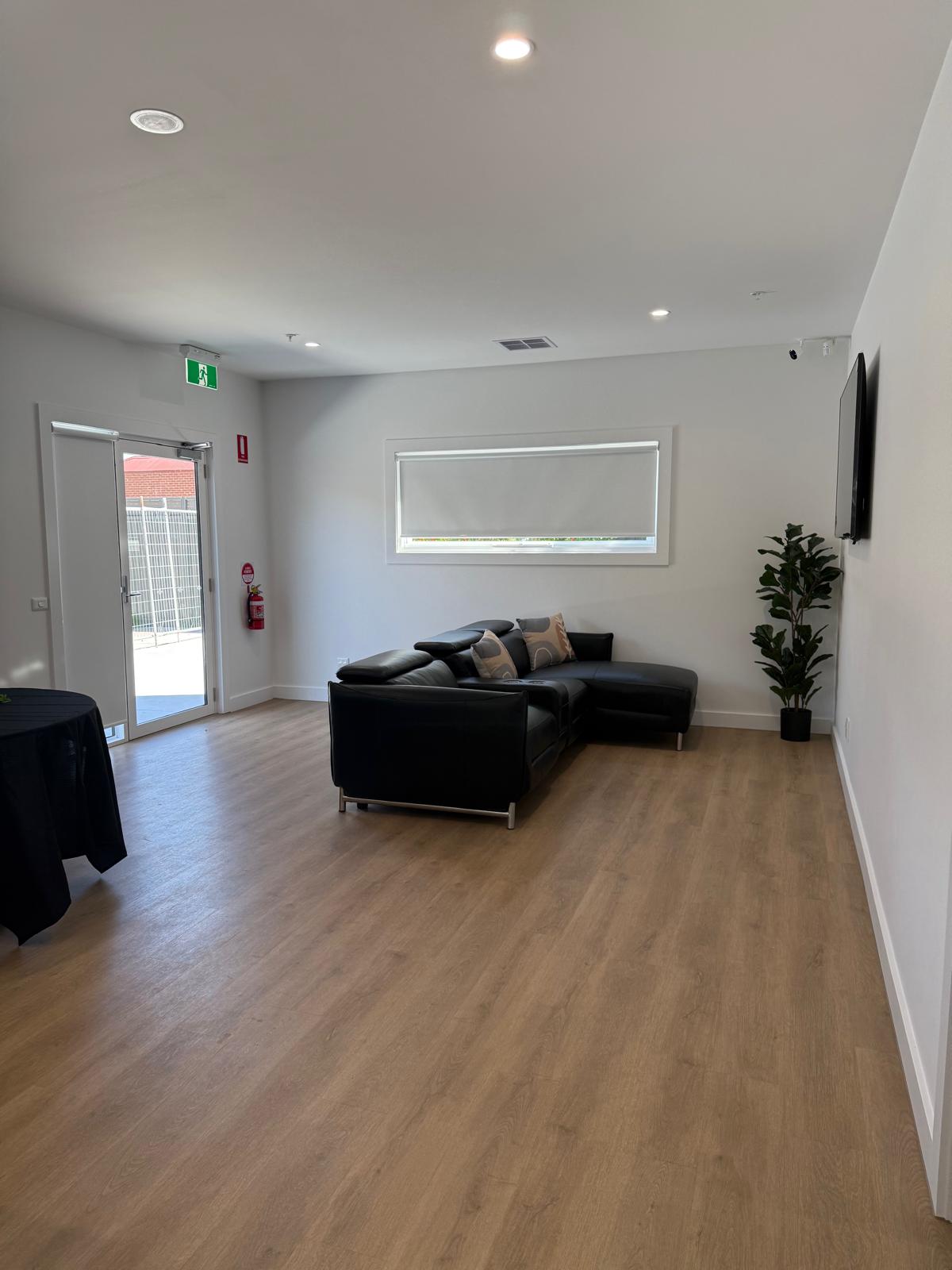 STAA/STR, fully renovated modern living in Oakleigh, Victoria — Home image 2