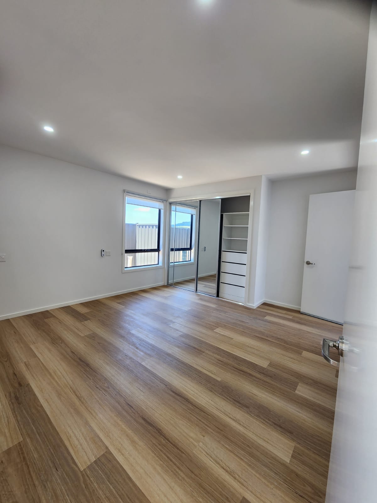 Brand-New Luxury High Physical Support (HPS) SDA Home — Home image 16