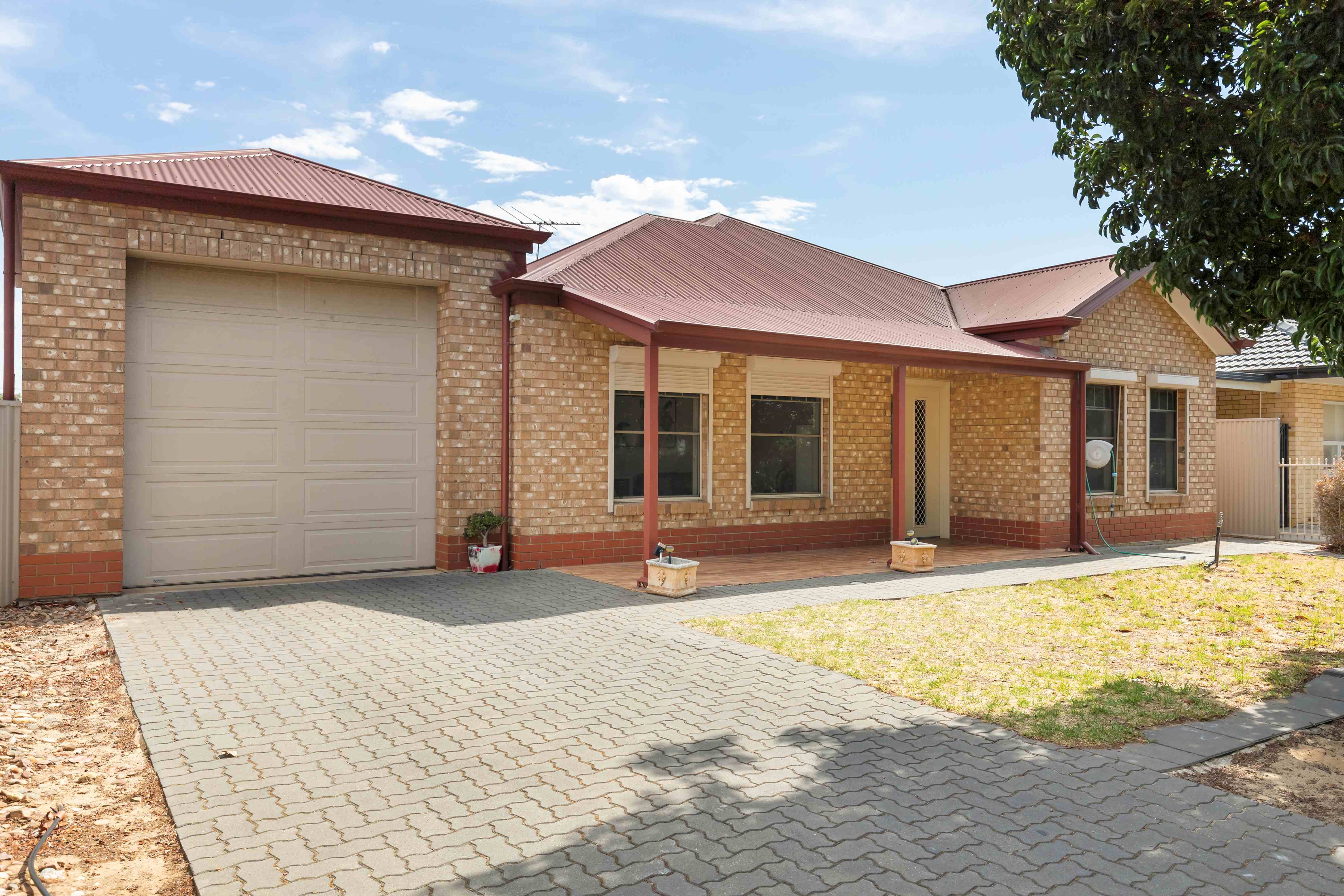 Ferryden Park - 1 Vacancy in 4 Bedroom Residence Basic in Ferryden Park