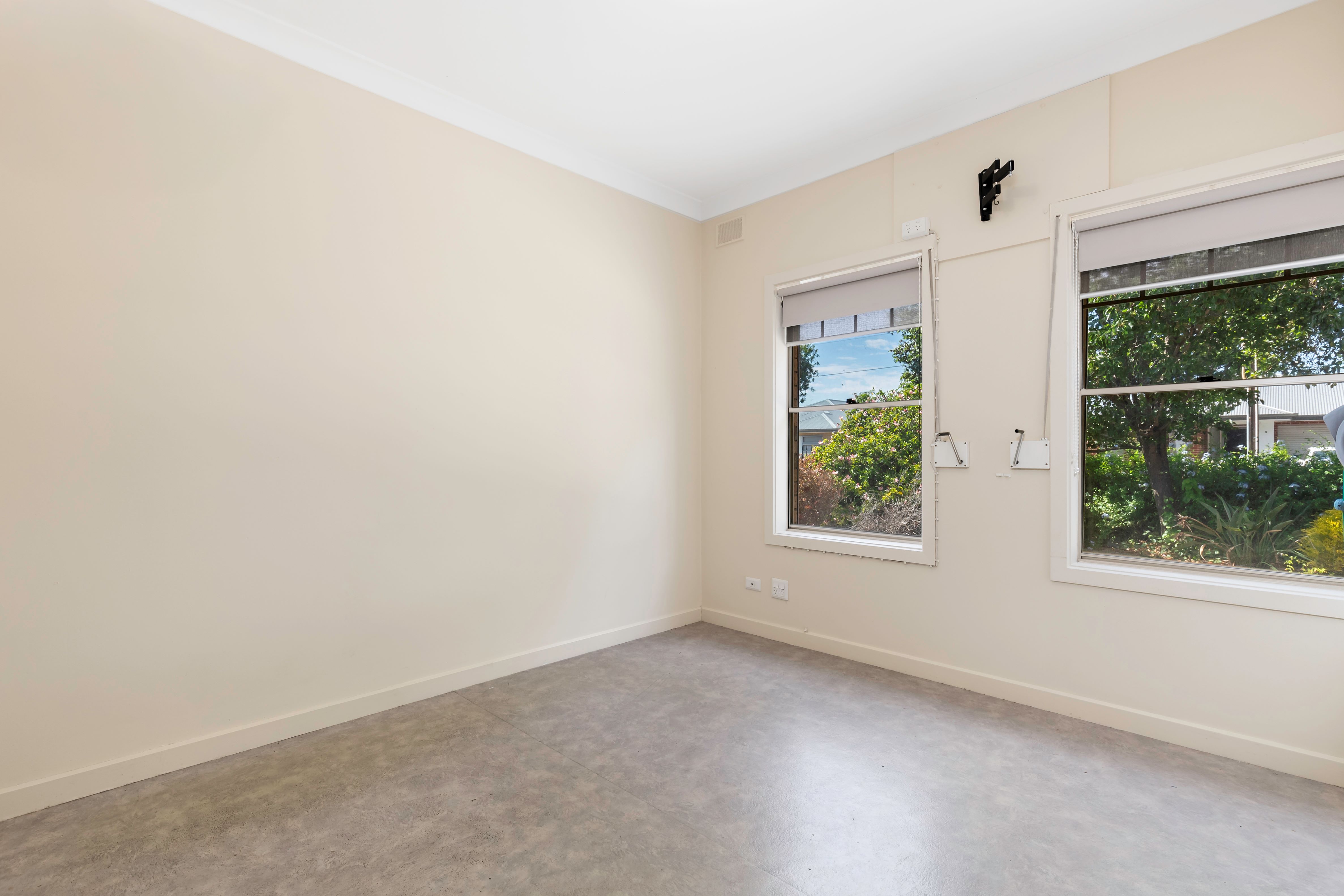 Ferryden Park - 1 Vacancy in 4 Bedroom Residence Basic — Home image 2