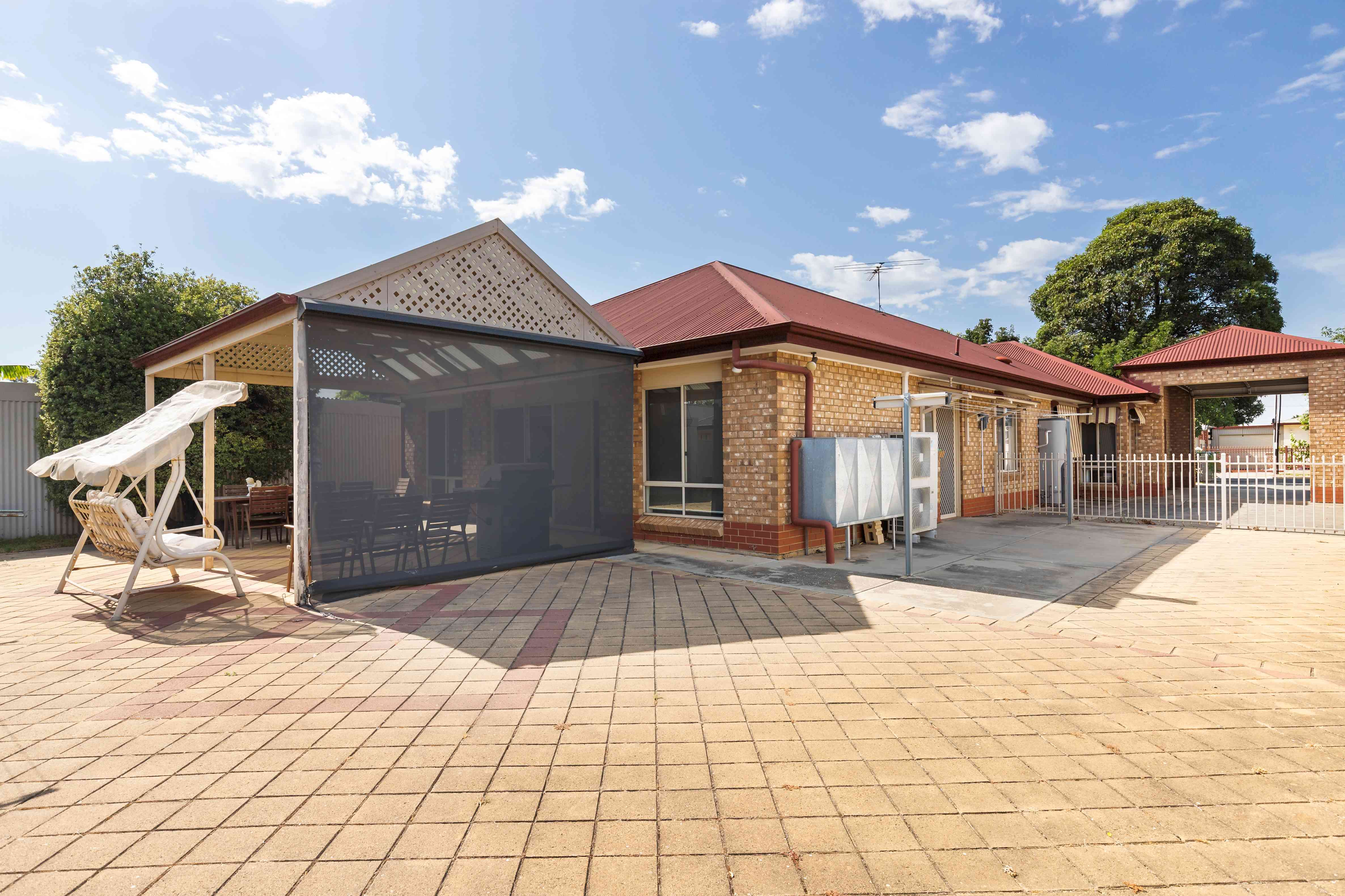 Ferryden Park - 1 Vacancy in 4 Bedroom Residence Basic — Home image 13
