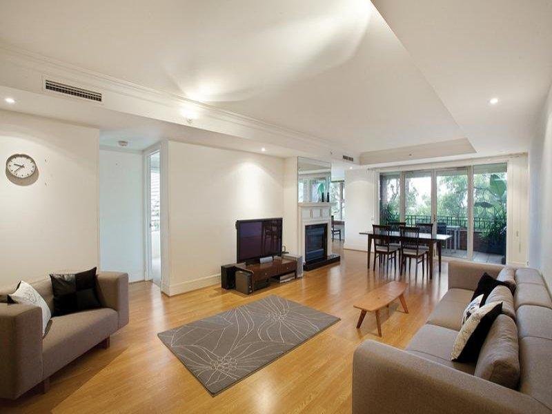 Luxury Living by the Yarra — Home image 4