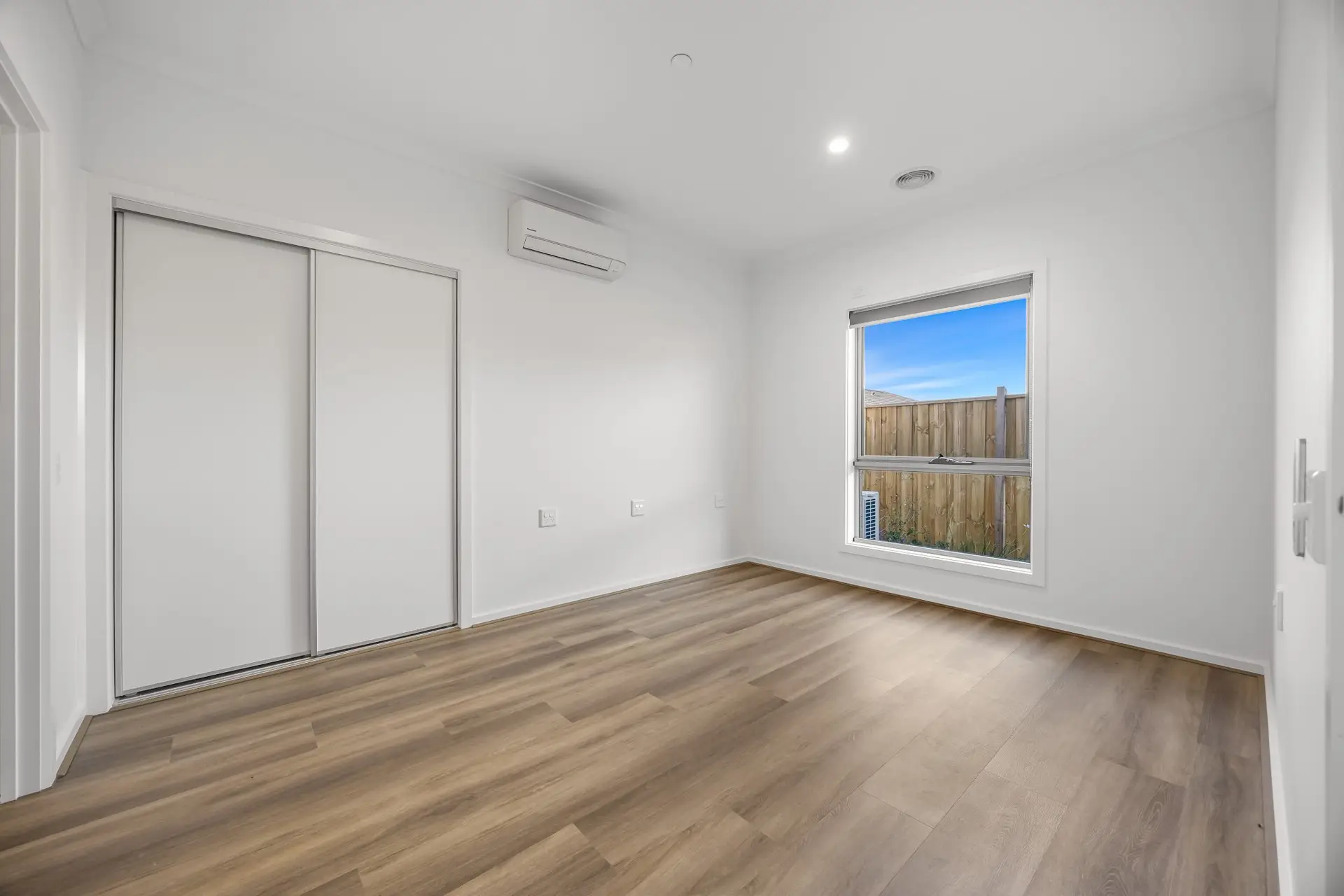 Charlemont 23 | High Physical Support 2-Residents — Home image 4