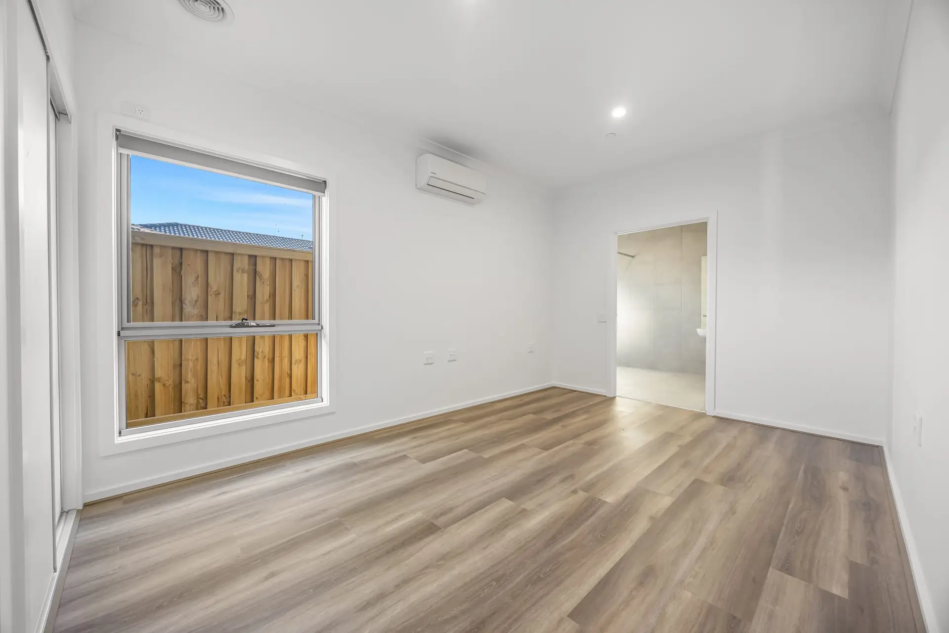 Charlemont 23 | High Physical Support 2-Residents — Home image 7