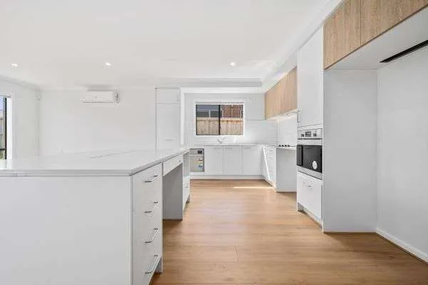 Modern HPS/FA/IL Home - Ready To Move In — Home image 3