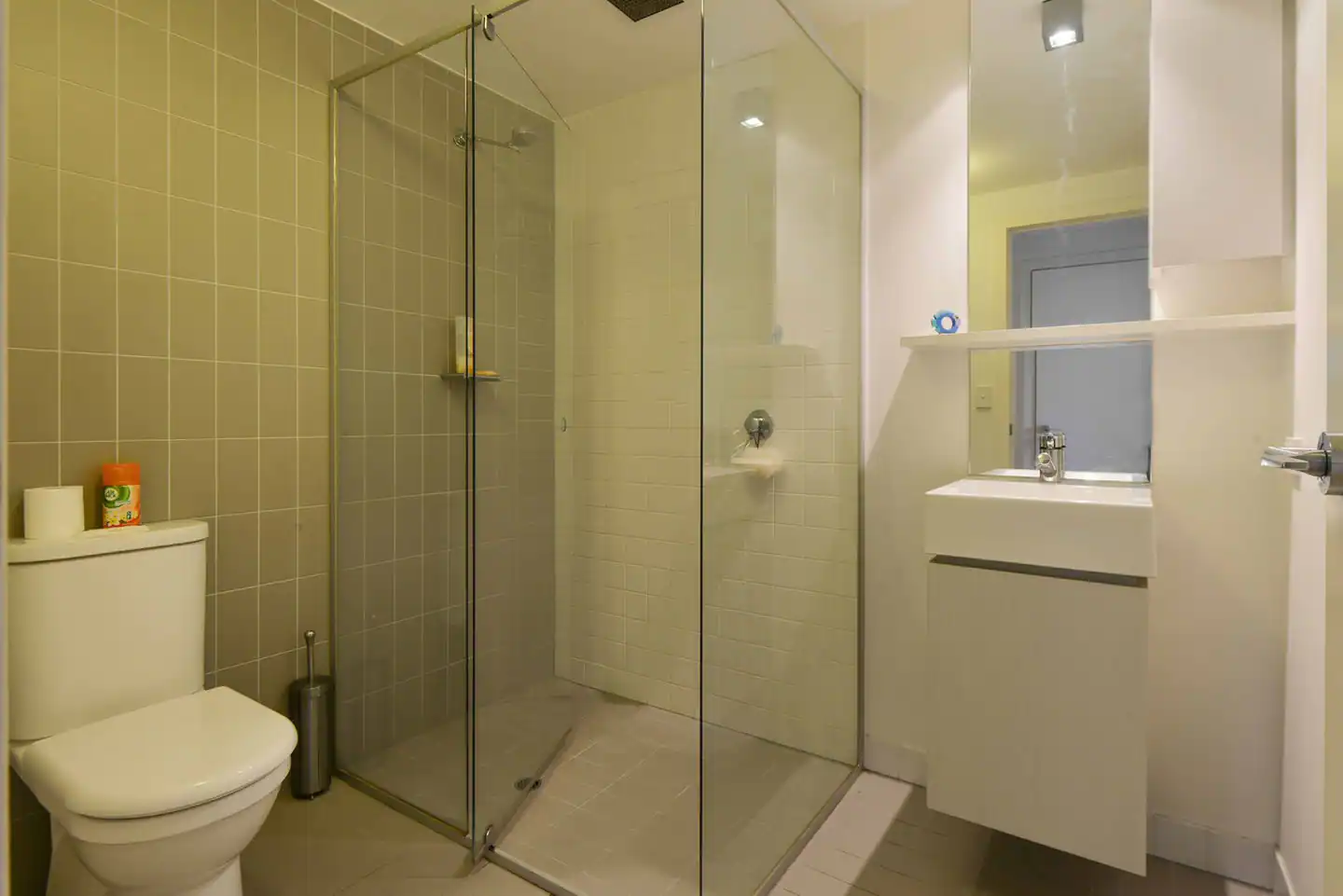 Accessible Accommodation in Chapel St, South Yarra - Available now for MTA/STA — Home image 9