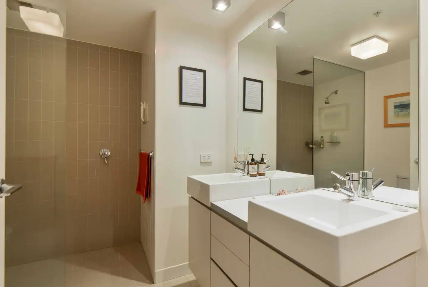 Accessible Accommodation in Chapel St, South Yarra - Available now for MTA/STA — Home image 10