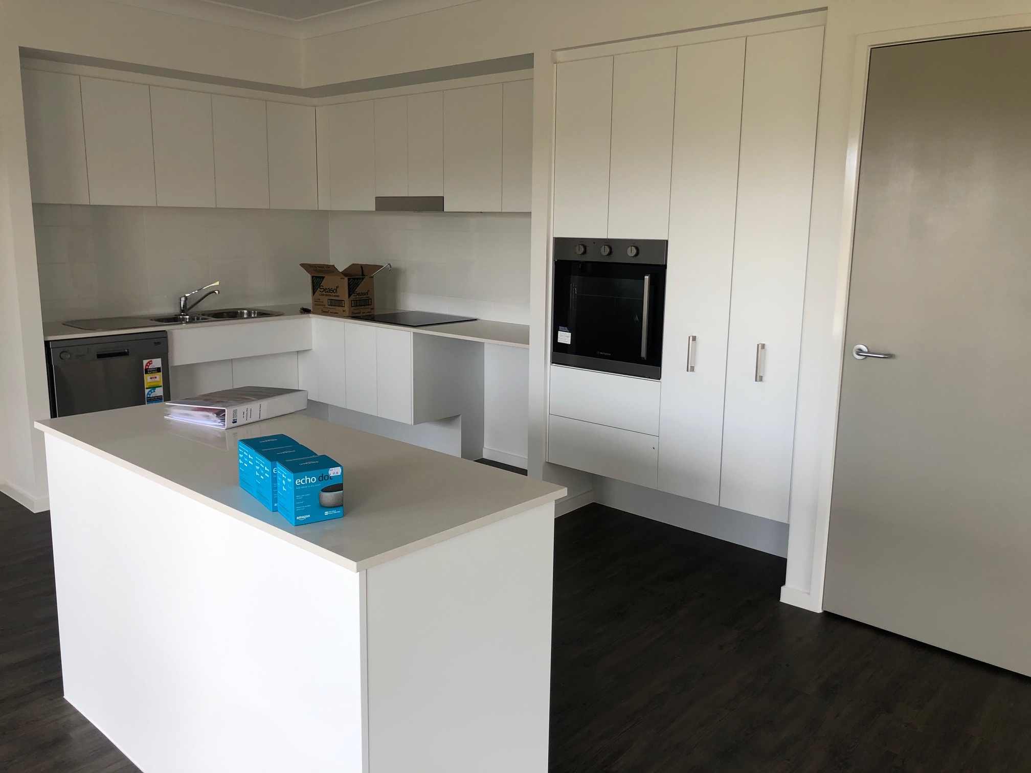2 Bedroom home with OOA in Jimboomba, Queensland — Home image 3
