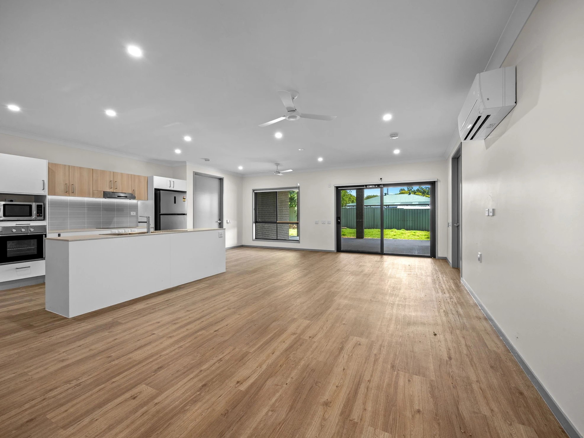 Silkstone QLD 4304 — Home image 3