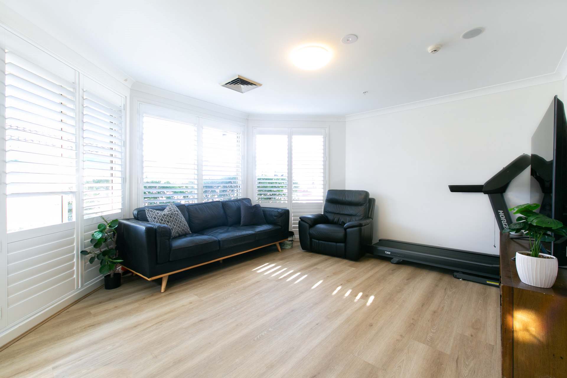Fully equipped SDA home in Glenmore Park Forsight — Home image 4