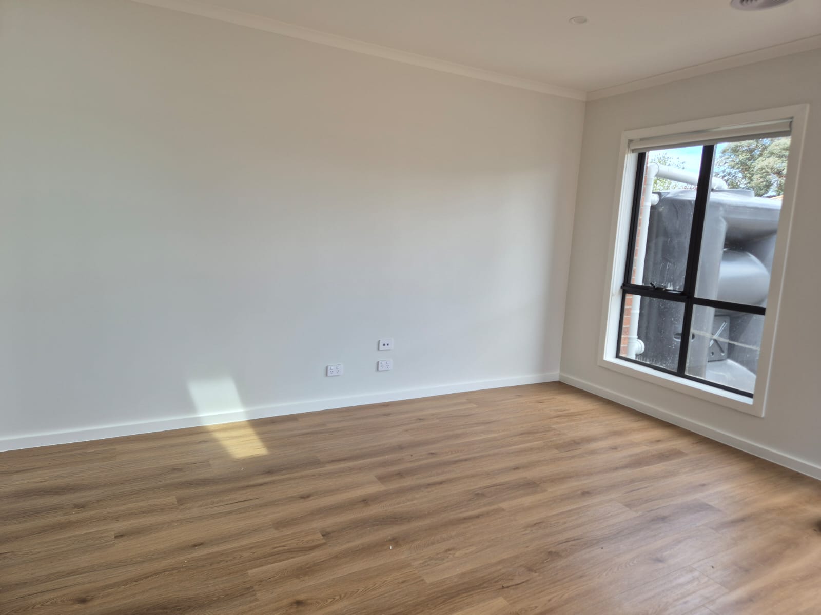 SIL House with Immediate Capacity — Home image 3