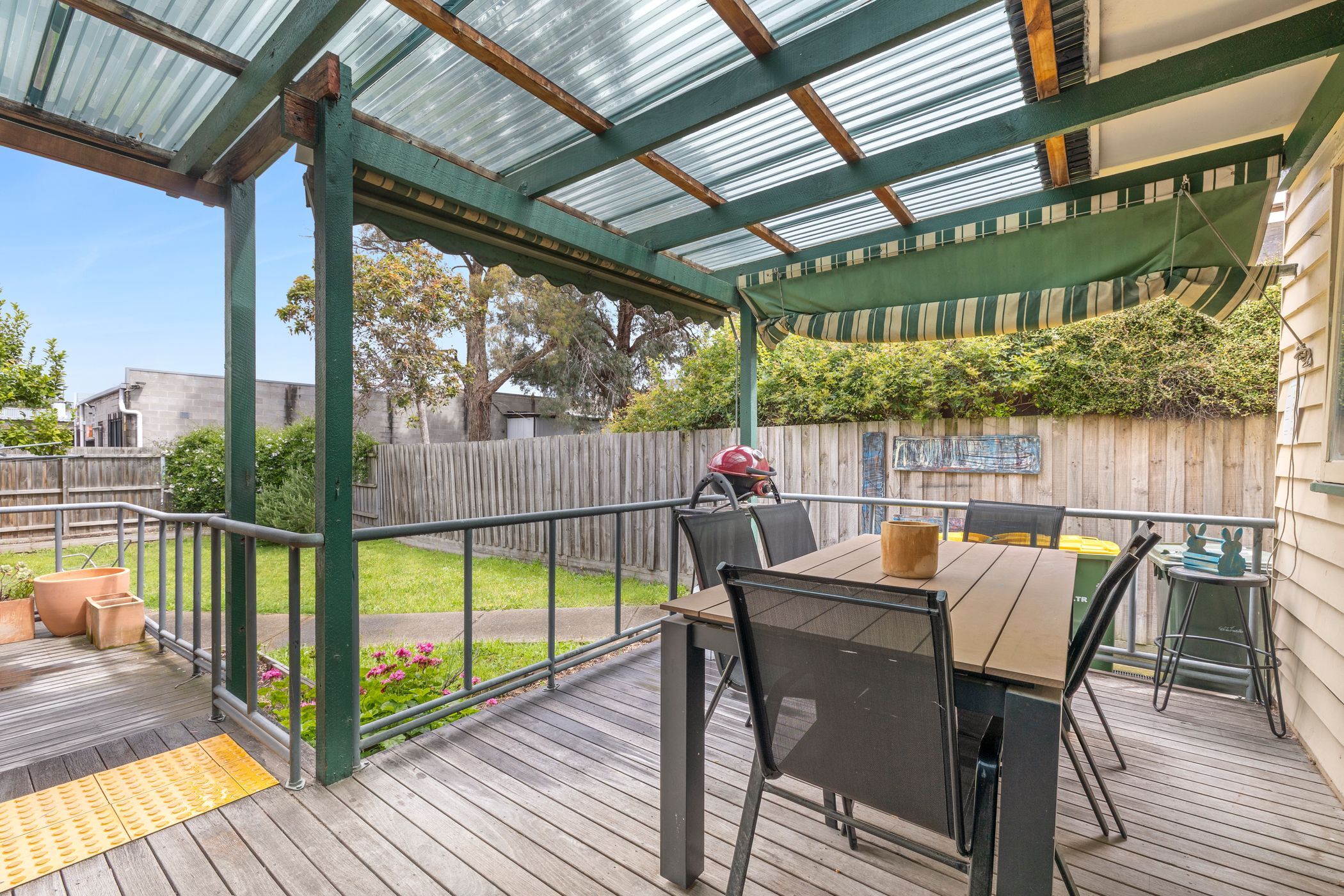 Great home with a spacious outdoor area in a prime location. in Fairfield
