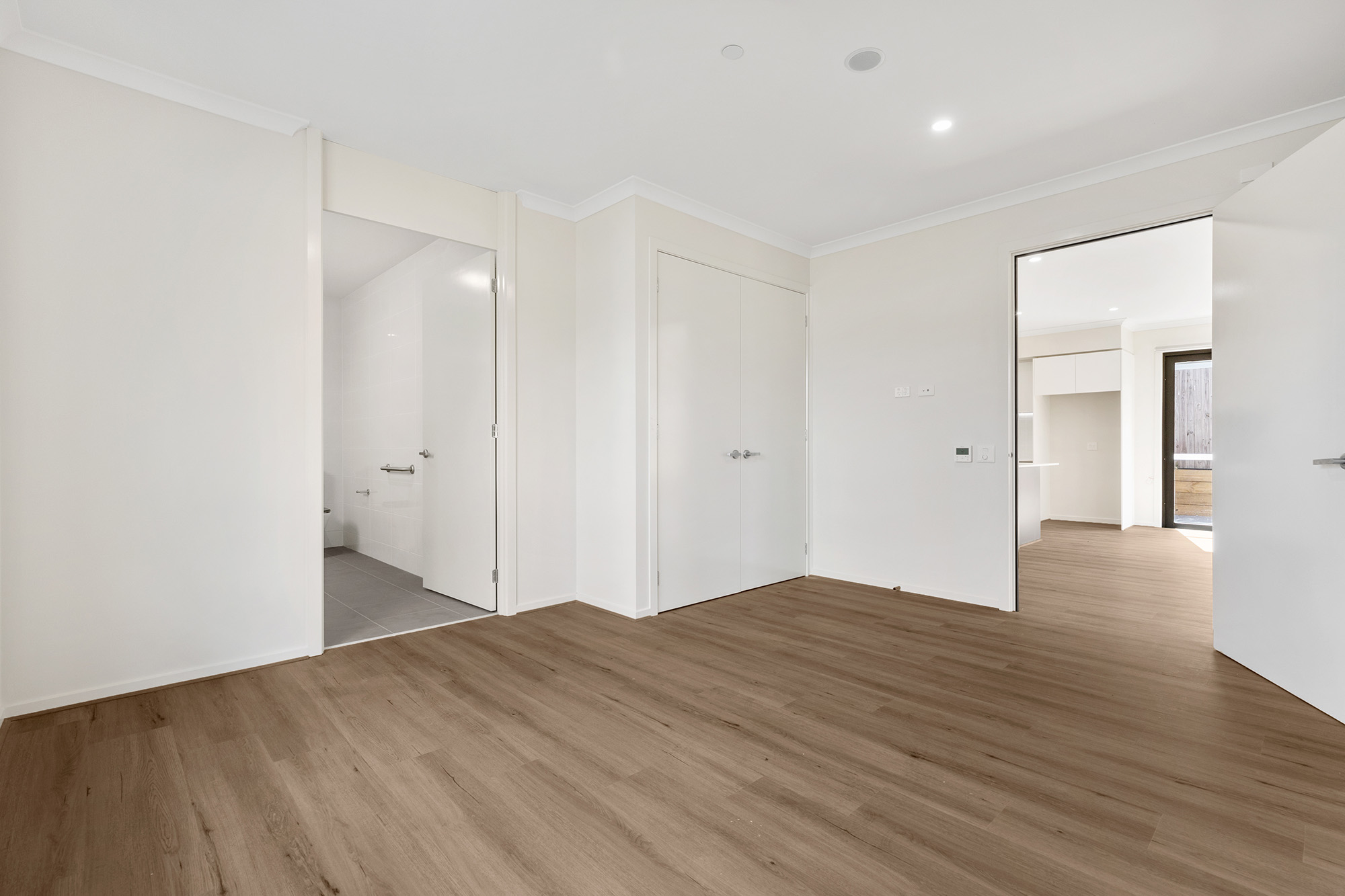 2 Bed HPS in Deer Park - Ready to move-in now! — Home image 11