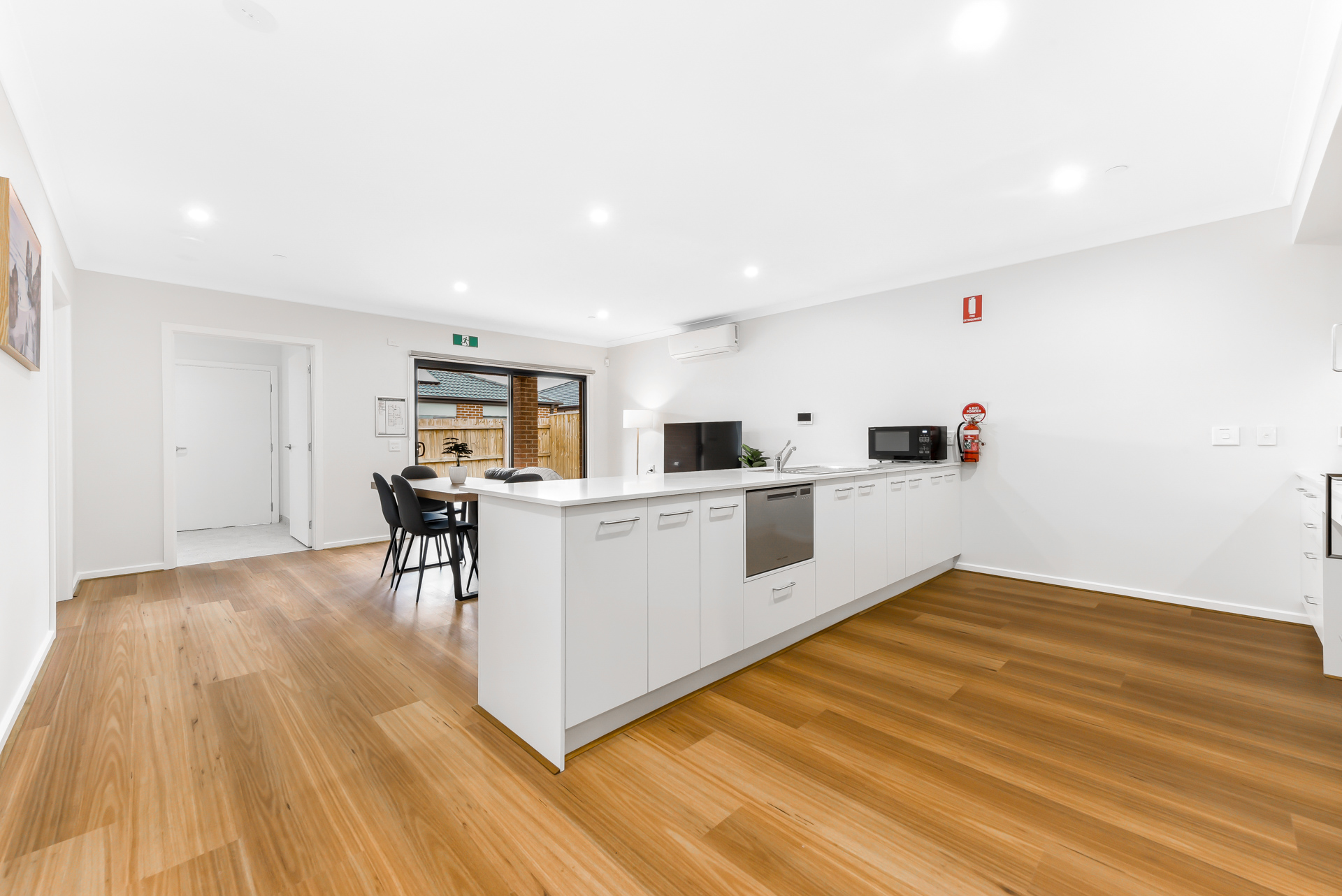 NEW 3 Resident House with 2 Living Areas near local Shopping Center — Home image 3