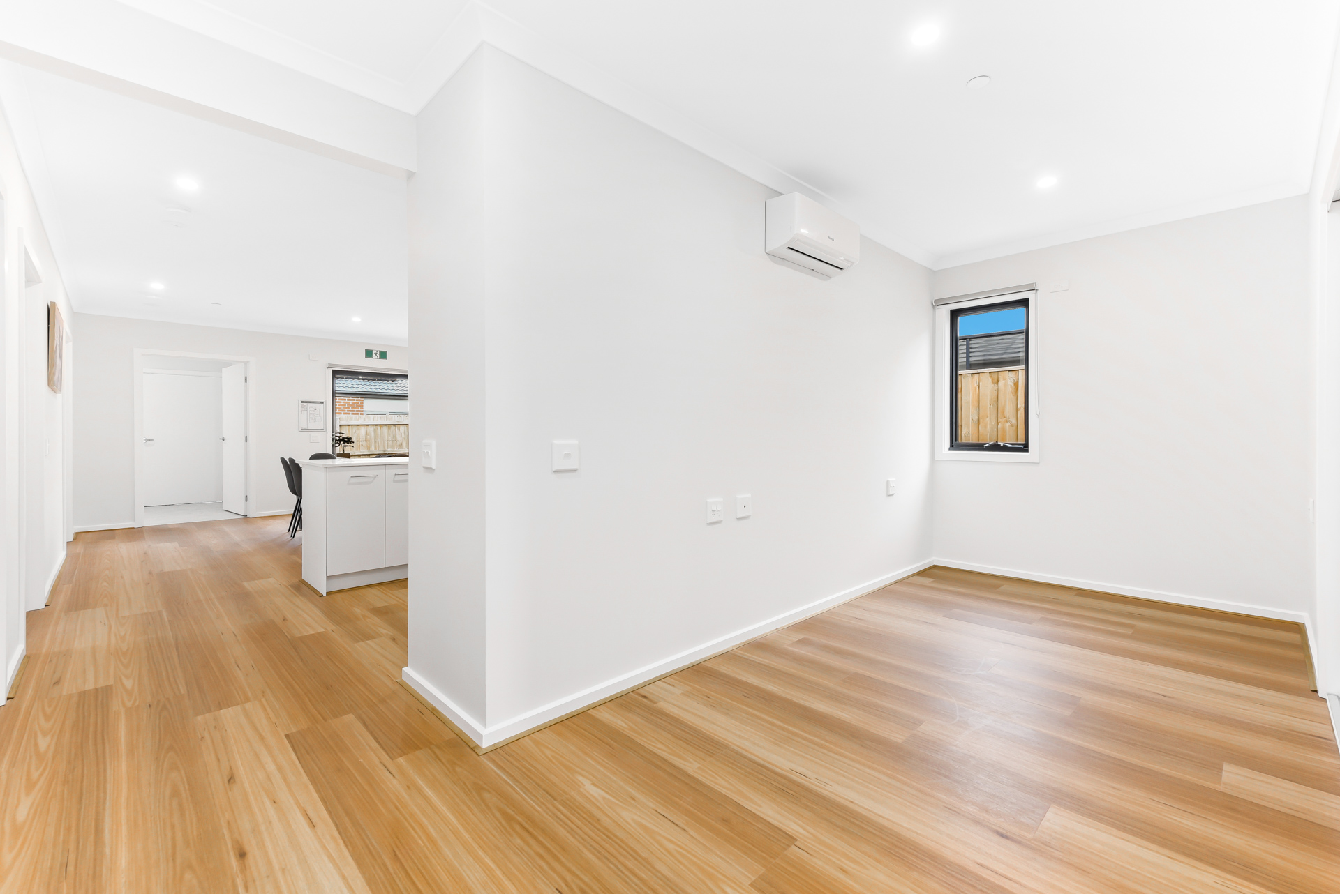 NEW 3 Resident House with 2 Living Areas near local Shopping Center — Home image 5