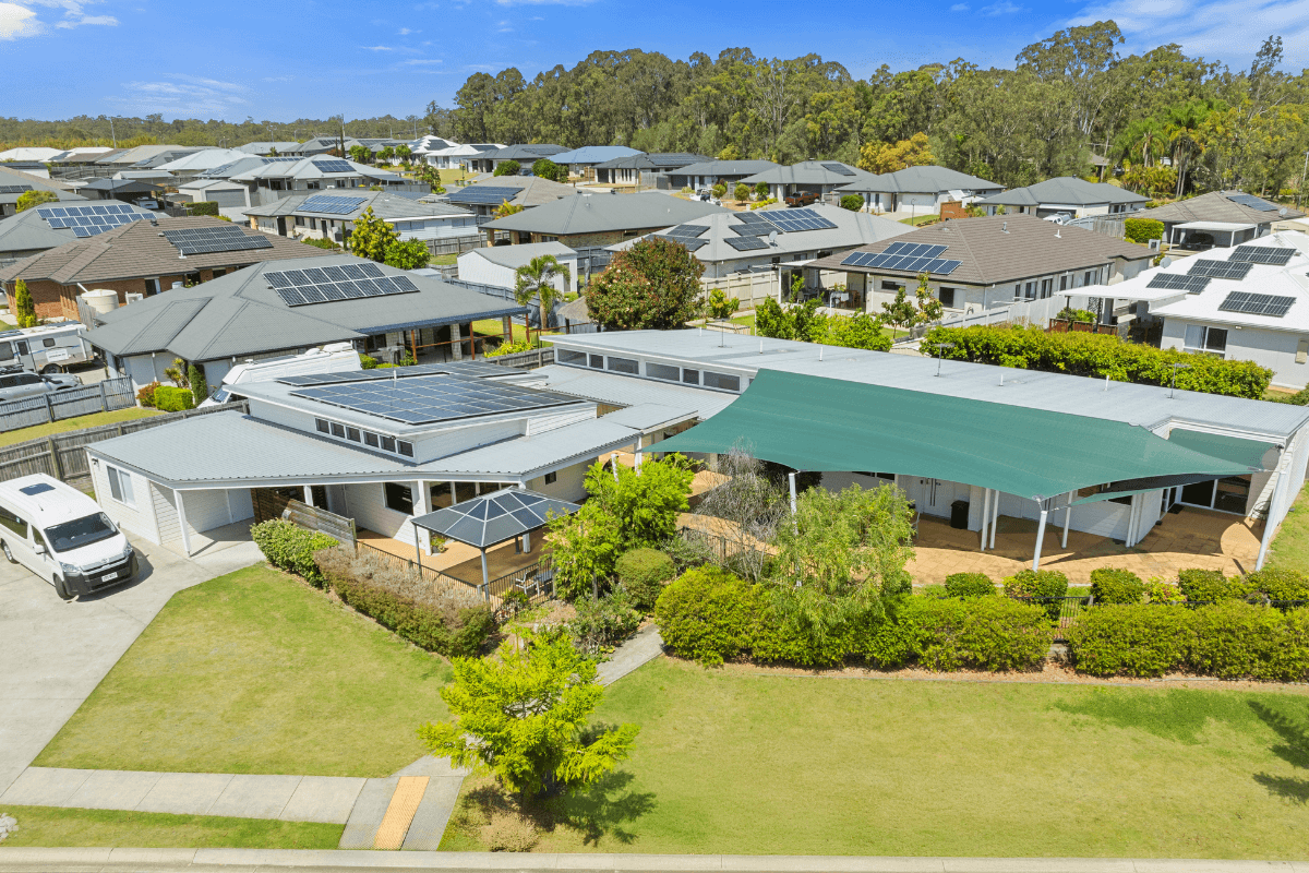 Private and independent, one-bedroom unit, close to parklands and shops. in Logan Village