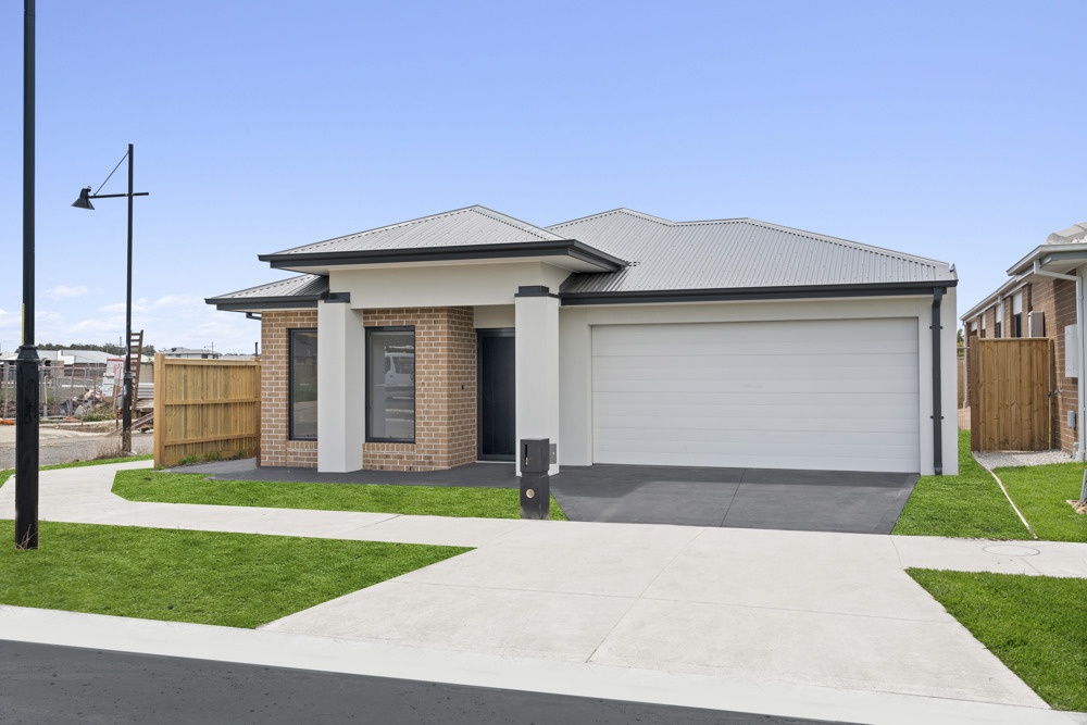 ROBUST DESIGN, REAL PRIVACY Two Independent SDA Homes Under One Roof in Beveridge
