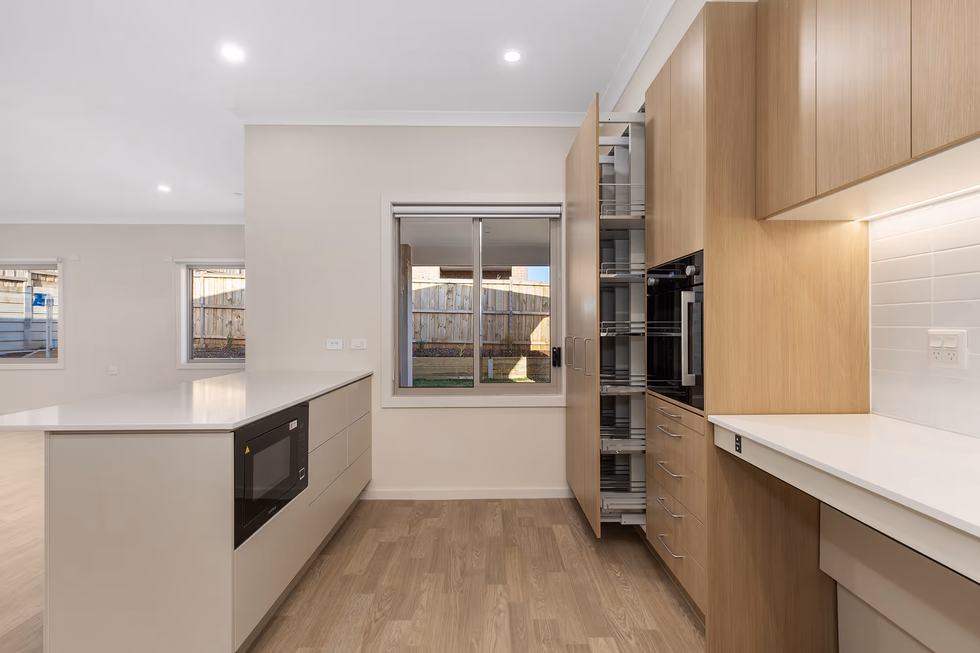 Huge bedroom and your own ensuite bathroom - HPS in Sunbury! — Home image 8