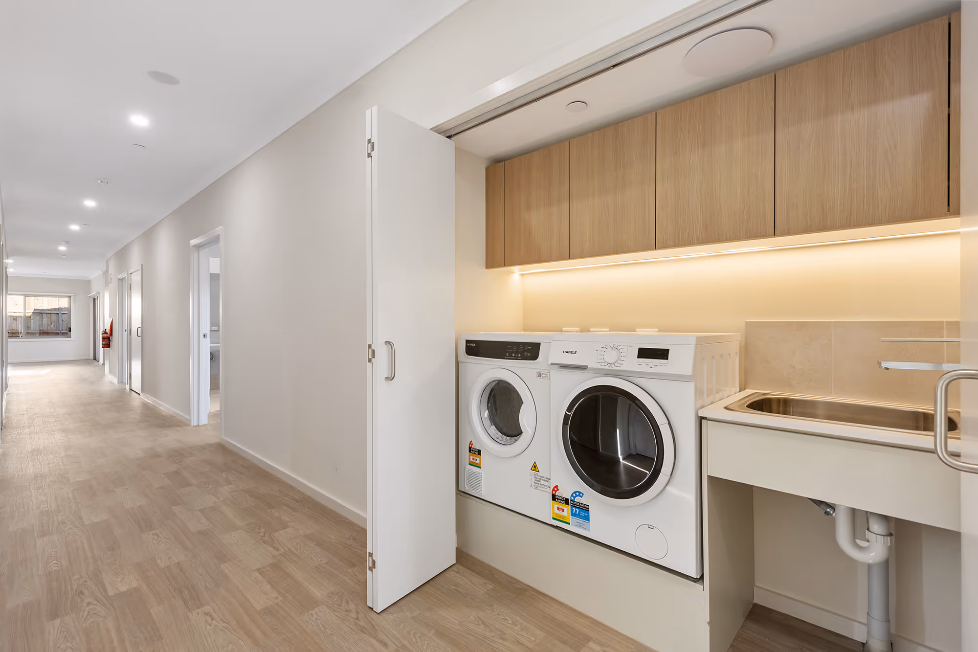 Huge bedroom and your own ensuite bathroom - HPS in Sunbury! — Home image 9