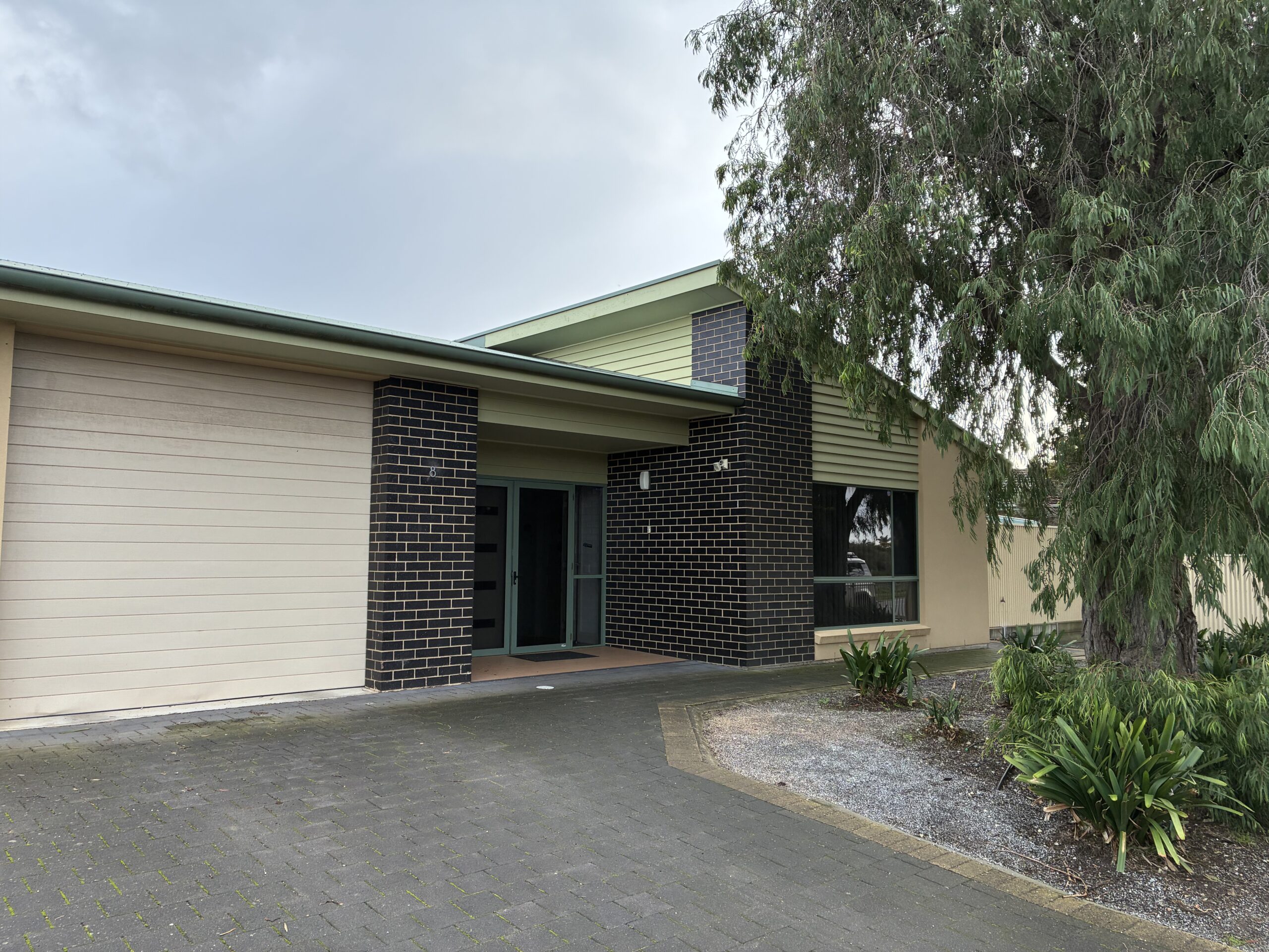 Port Lincoln - 1 Vacancy 4 Bedroom Residence Basic in Port Lincoln