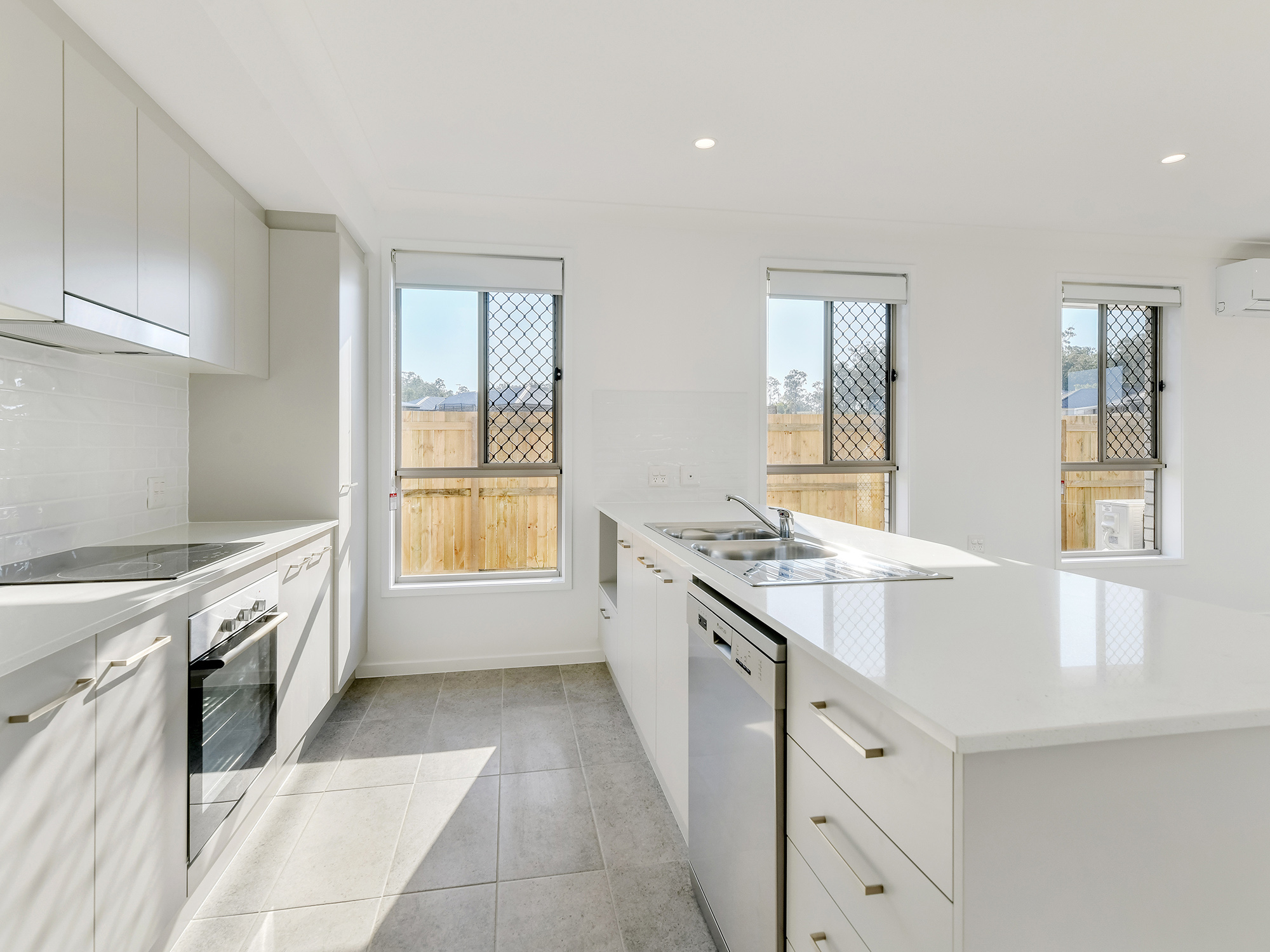2 SDA (Improved Liv.) + Guest Room or OOA. Available Now in Gleneagle — Home image 12