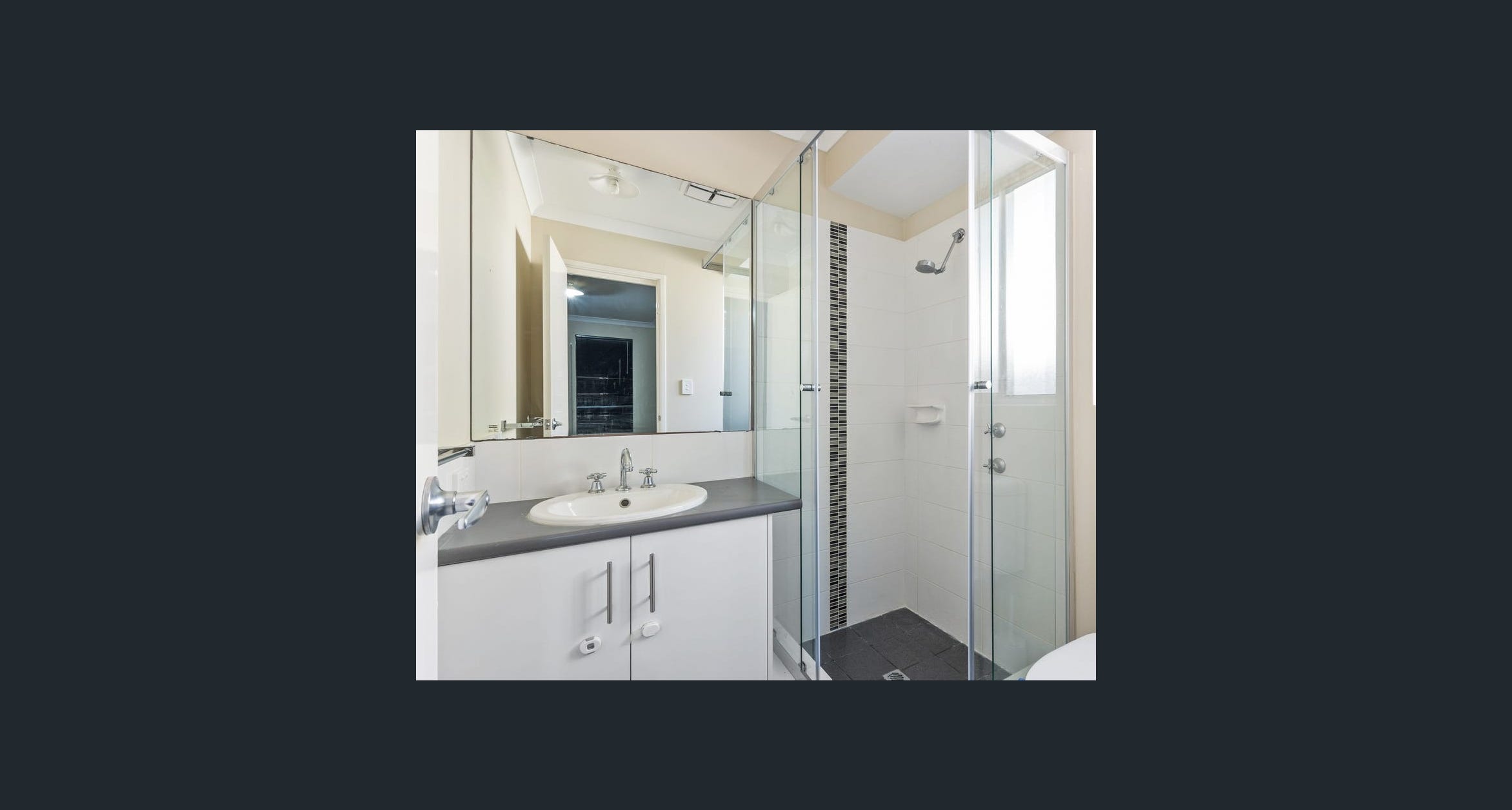 Supported independent living(SIL) Short Term (Respite) fully Accessible bathroom — Home image 8