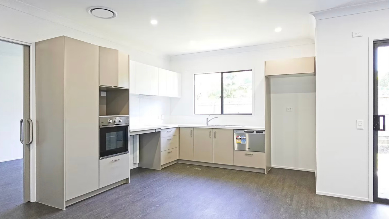 Modern & Convenient HPS Villa - South Toowoomba in South Toowoomba