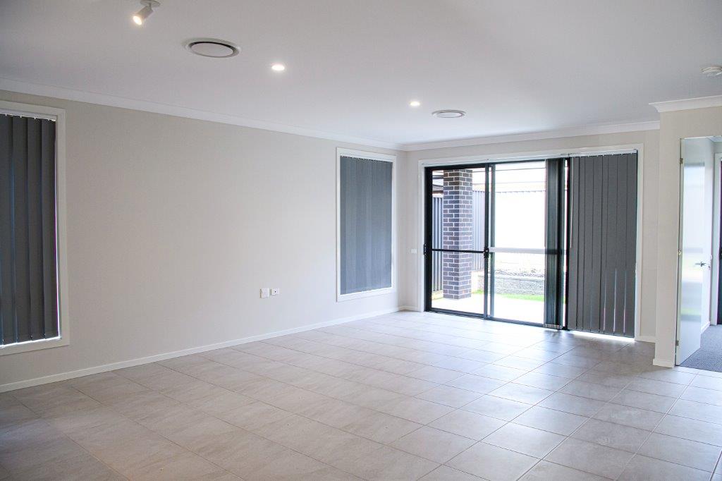 Robust Housing - Available now! — Home image 7