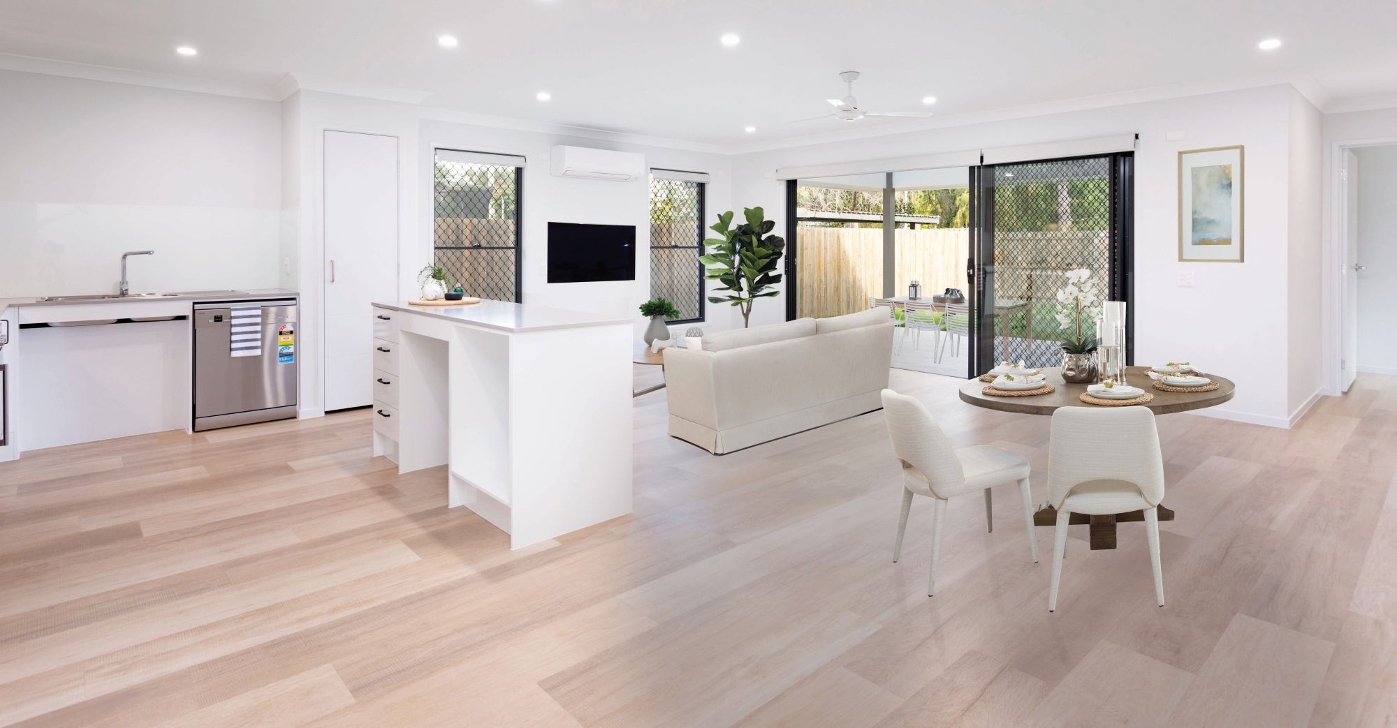 BRAND NEW 3 Bed home + OOA Coomera — Home image 2