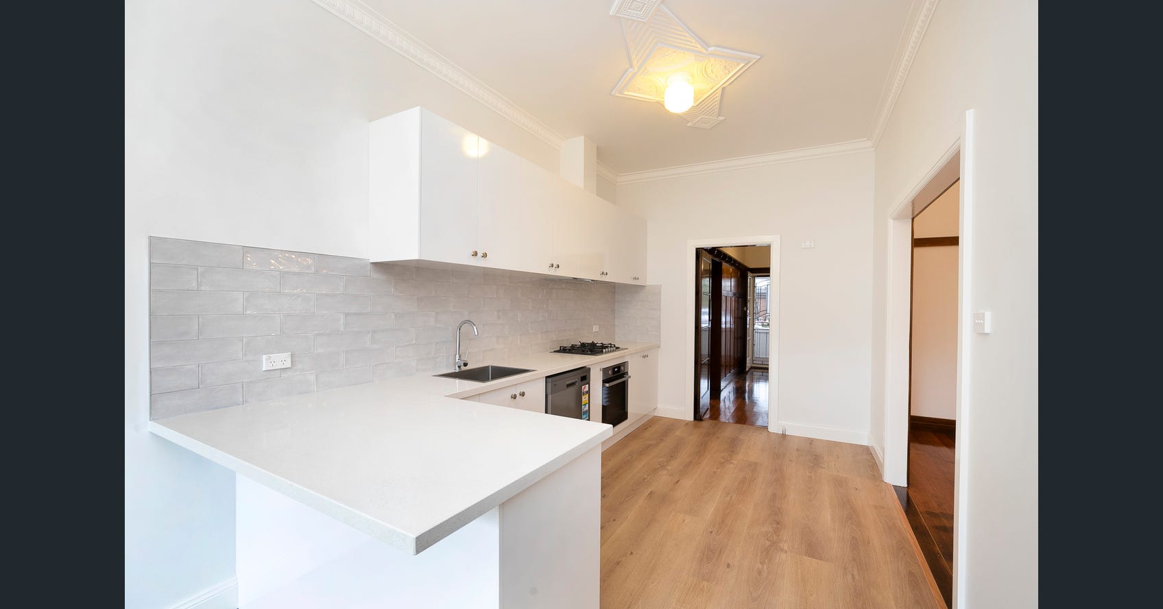 Fully renovated house 5 Minutes drive from Sunshine Hospital in Sunshine