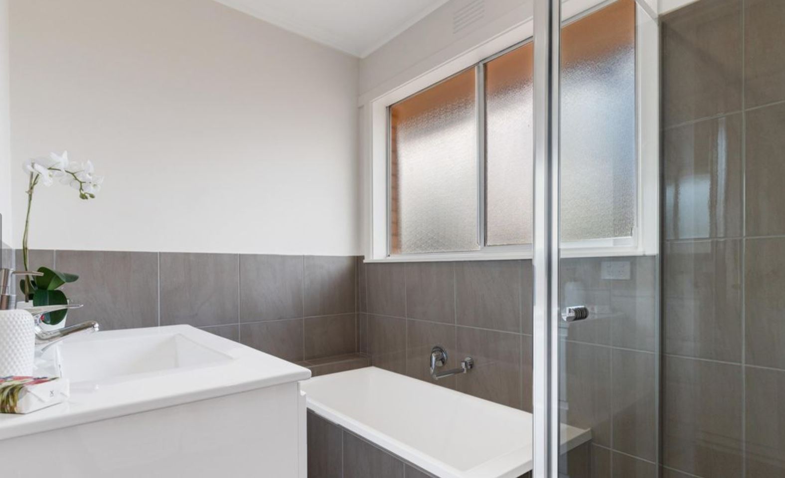 Lovely 3 bedroom MTA to live in by yourself — Home image 6