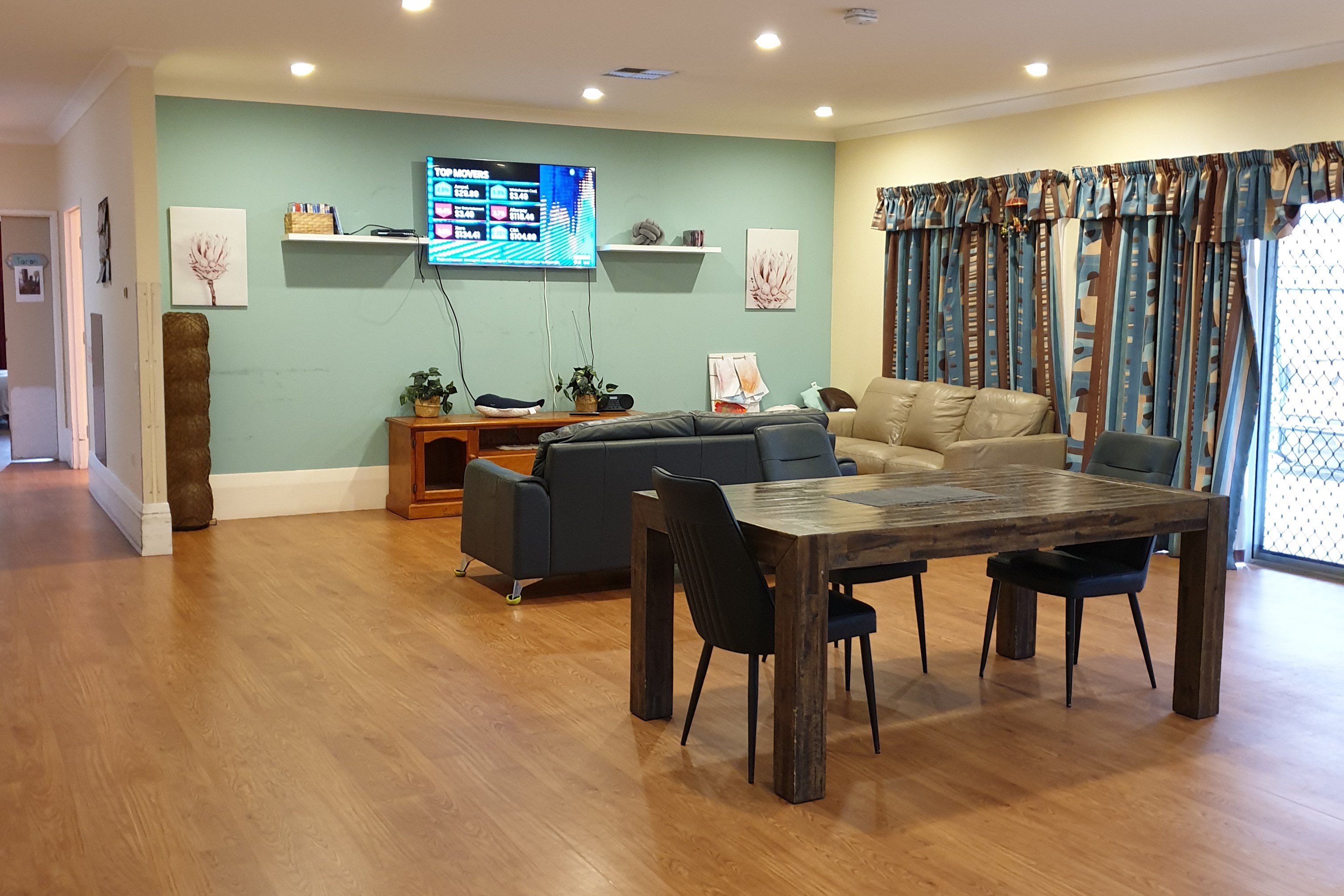 Findon - one bedroom available - shared accommodation - High Physical Support — Home image 3