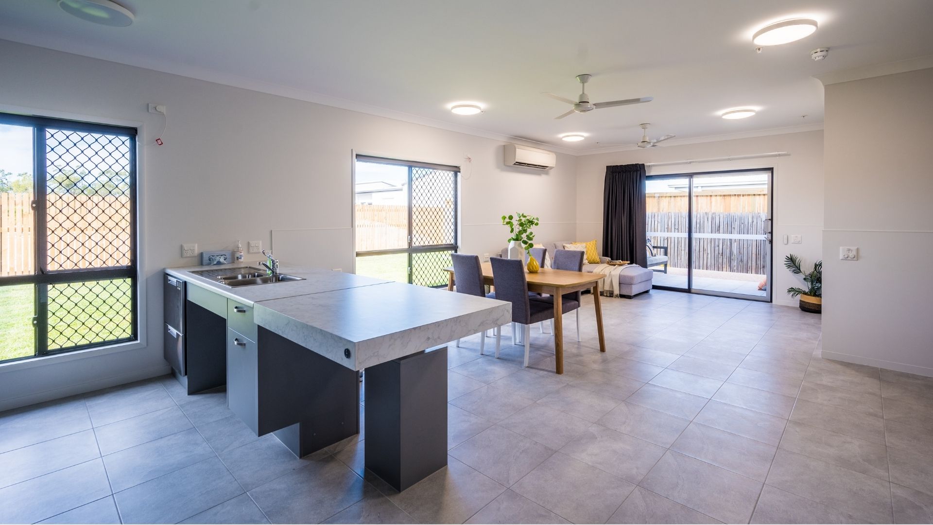 One bedroom available in newly built home Bohle Plains in Bohle Plains