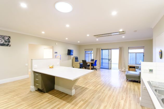 Vacancy in spacious home near the beach — Home image 2