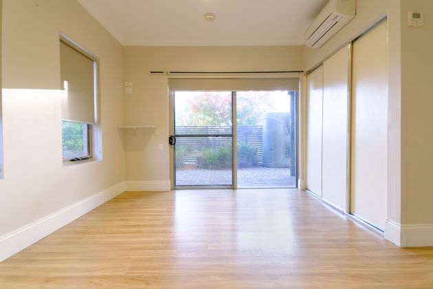 Vacancy in spacious home near the beach — Home image 4