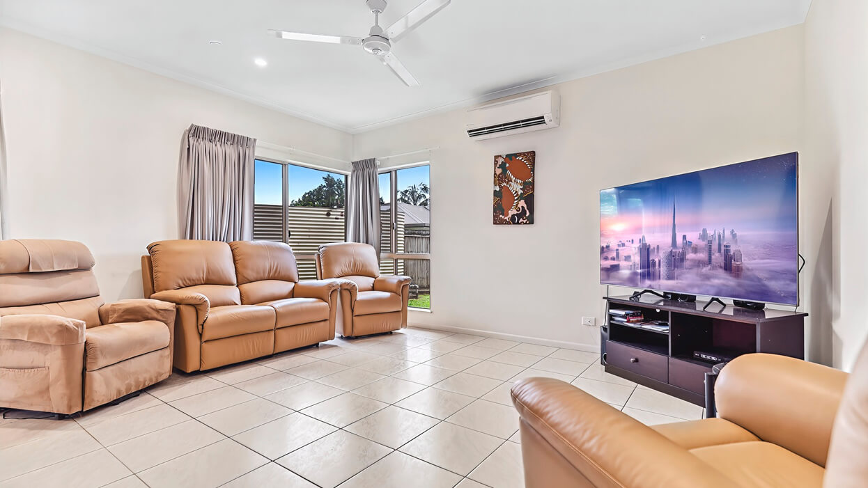 Modern Comfort in Leafy Bentley Park — Home image 2