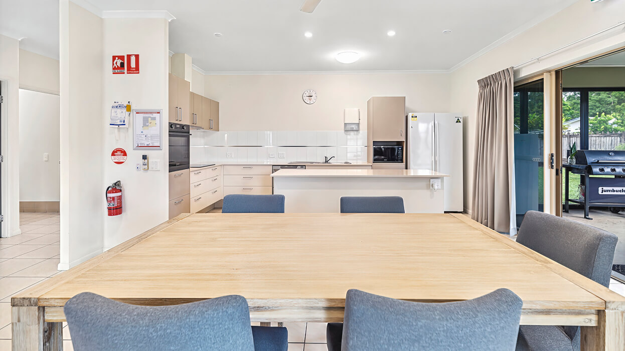 Modern Comfort in Leafy Bentley Park — Home image 4