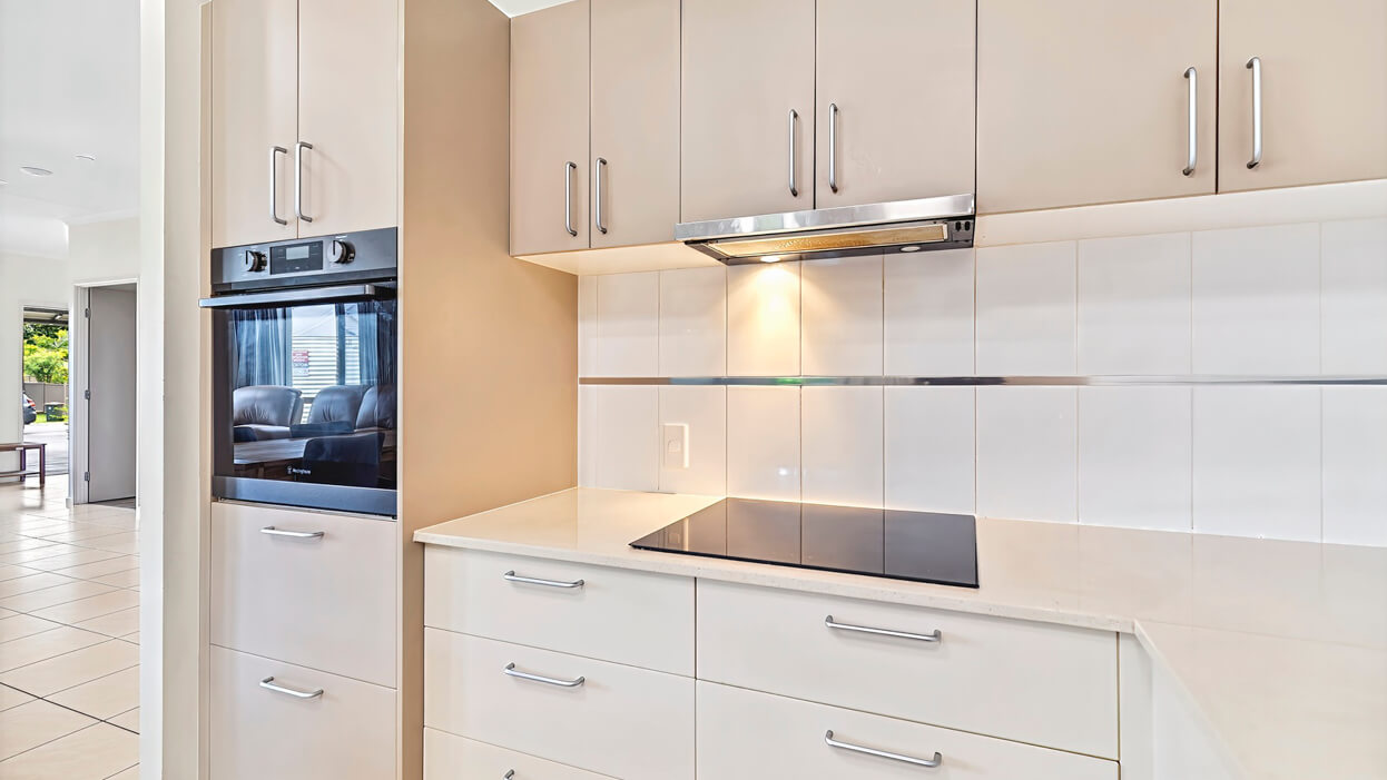 Modern Comfort in Leafy Bentley Park — Home image 6