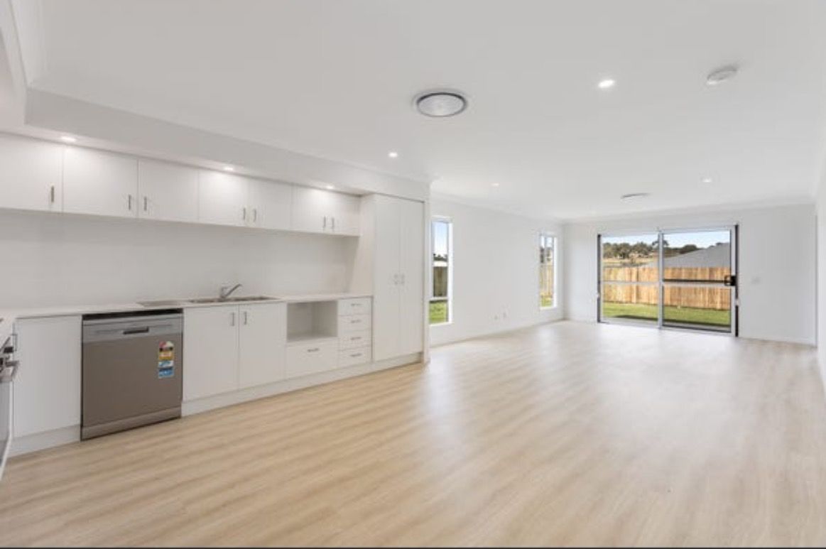MERINGANDAN WEST, TOOWOOMBA QLD - IMPROVED LIVEABILITY HOUSE — Home image 3