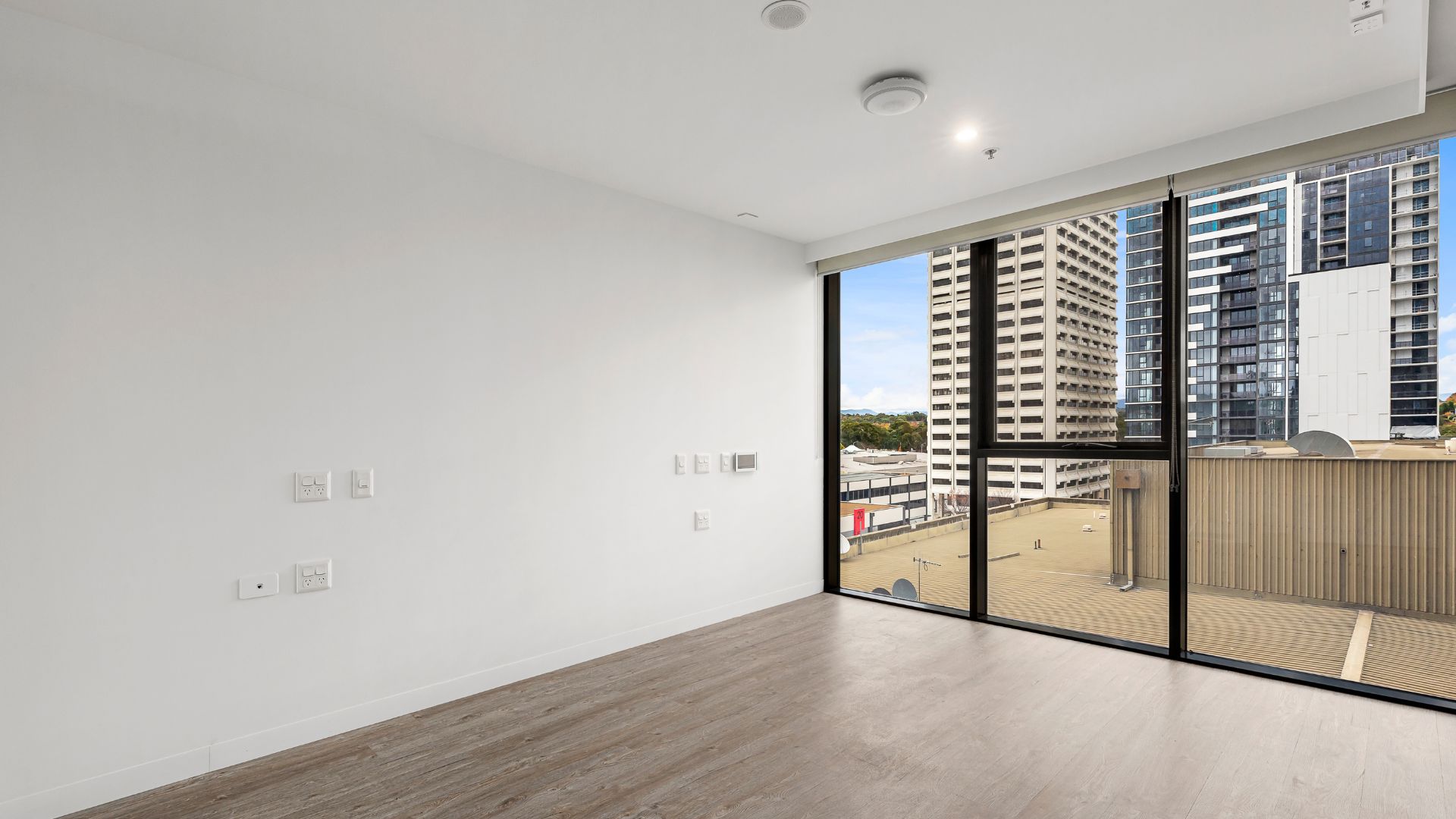 Grand Central Towers, Woden ACT - SDA - High Physical Support — Home image 5