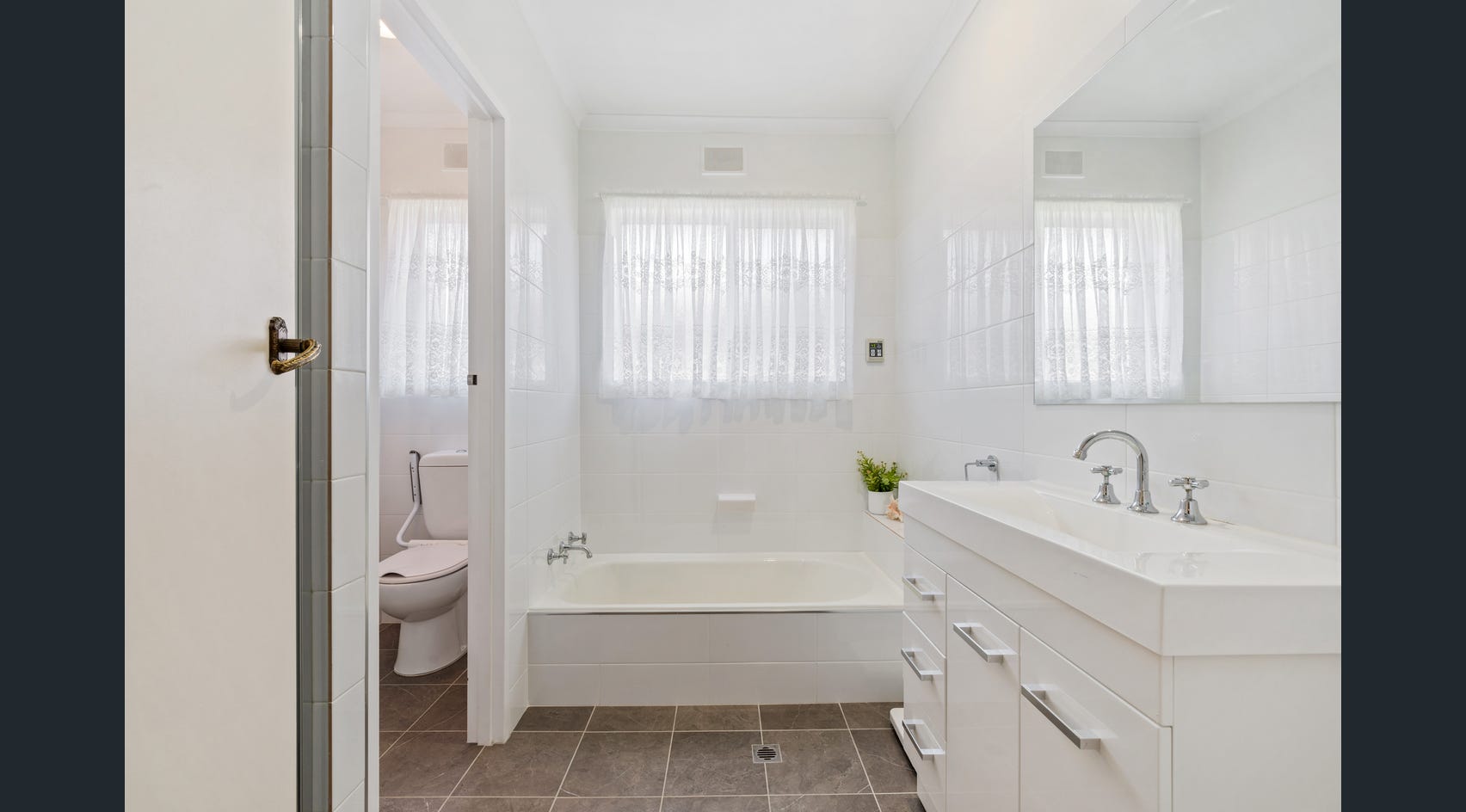 West Lakes, SA — Home image 4