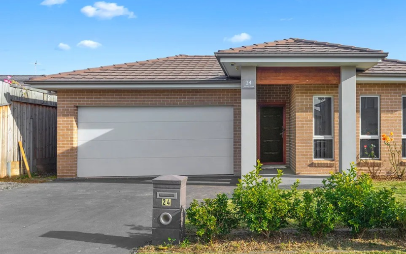 A lovely 3-bedroom single storey house in Edmondson Park in Edmondson Park