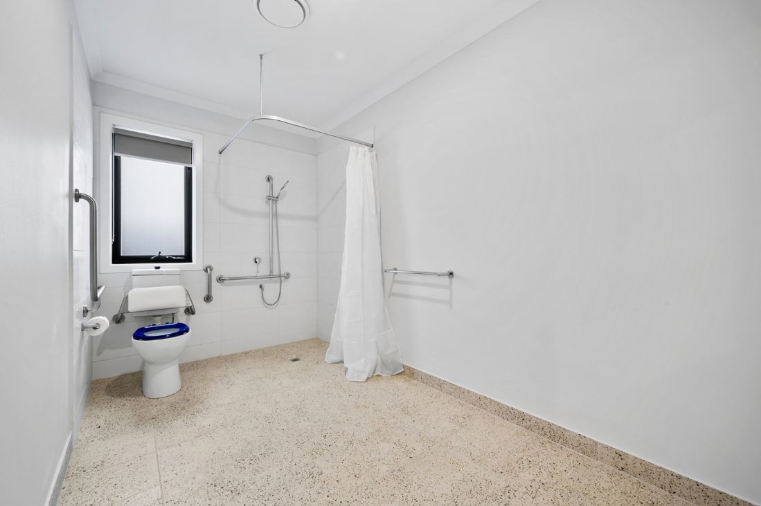 Modern 4-Bedroom HPS - Labrador Street, Clyde North VIC — Home image 6