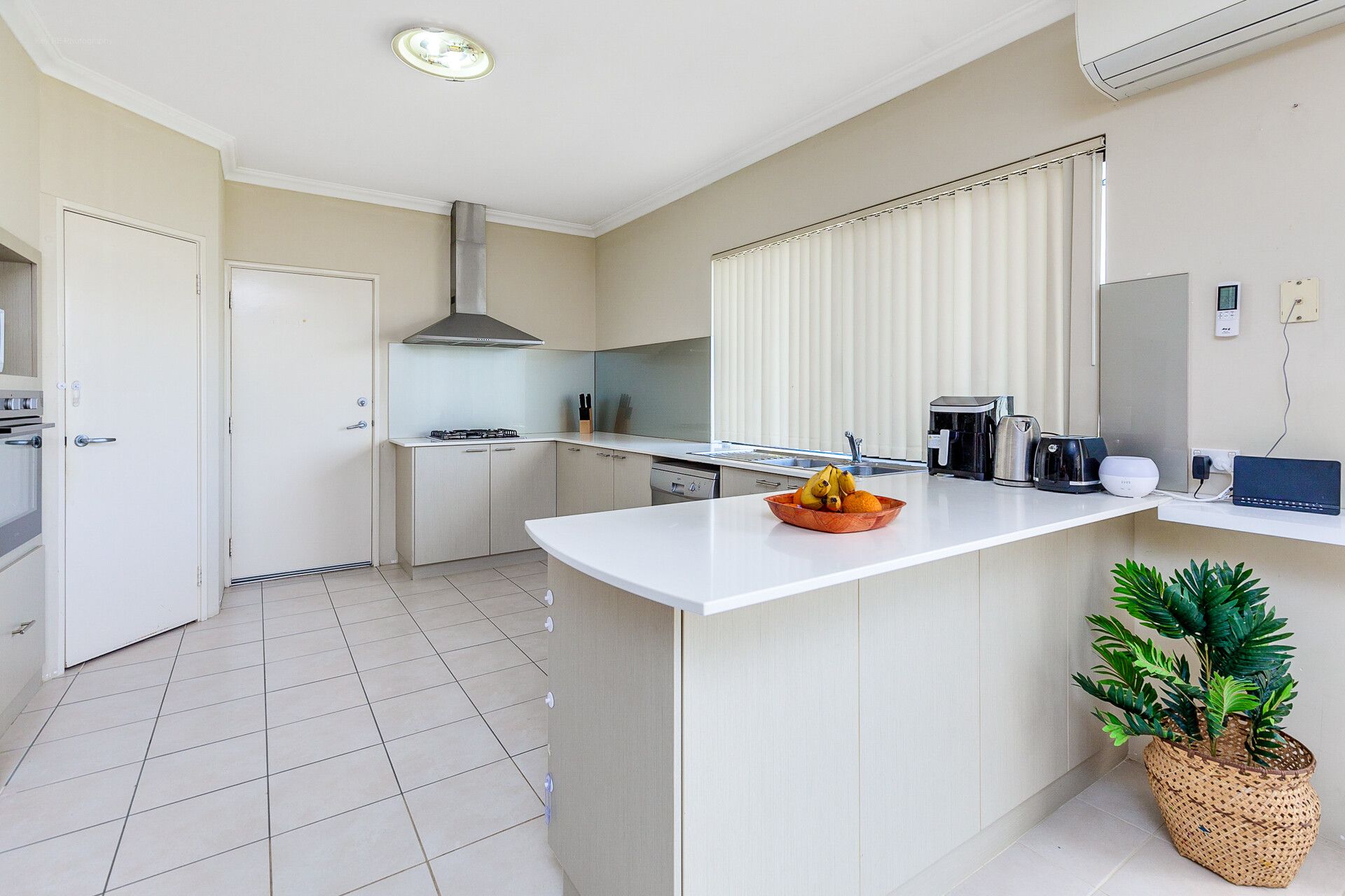 Fully furnished, low set home in Baldivis — Home image 6