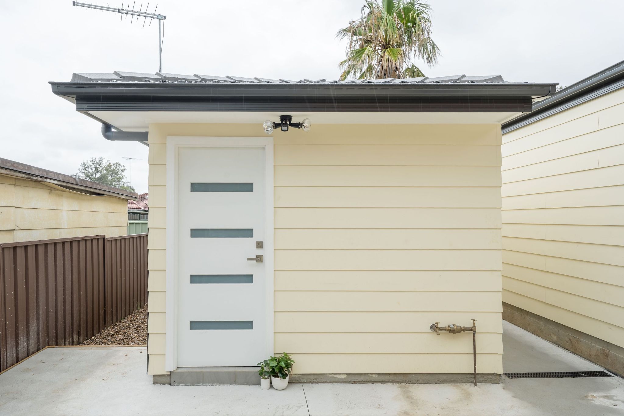 Studio Dwelling in a Community-Centric Complex — Home image 3