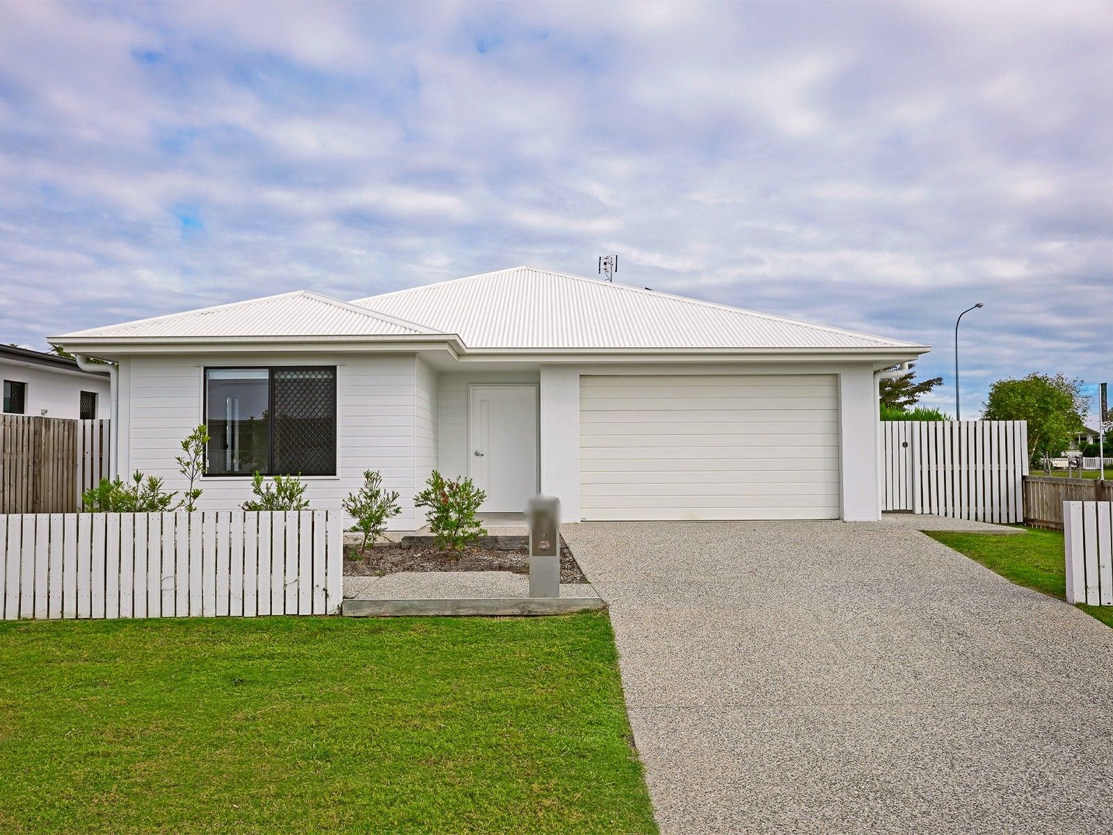 Townsville: 3 SDA Room Home with OOA in Shaw