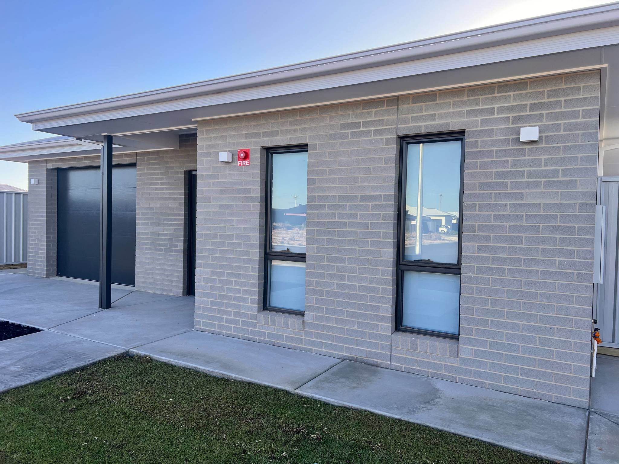 4BR HPS Home with 2 Living Areas & OOA Room – Mildura — Home image 3