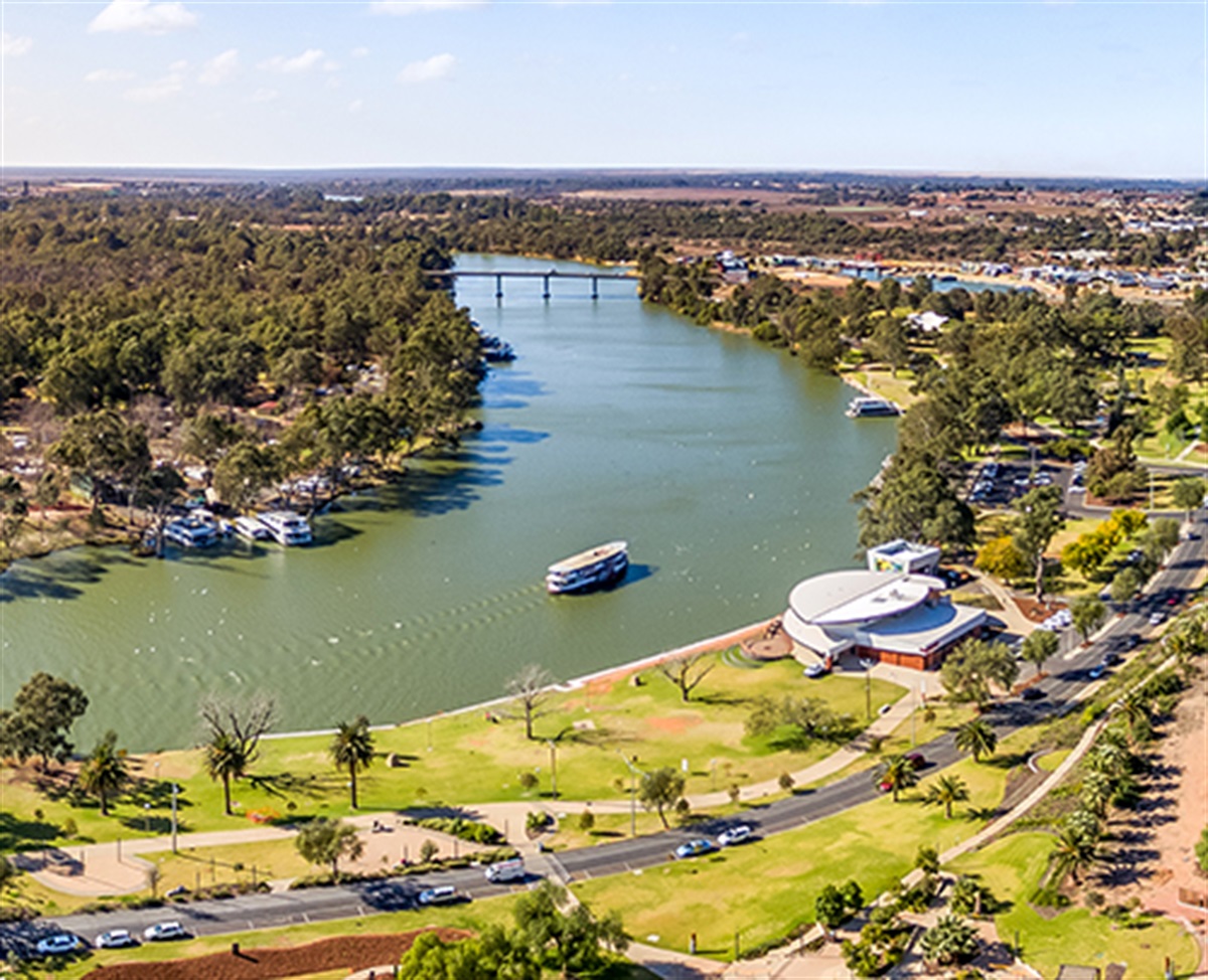 4BR HPS Home with 2 Living Areas & OOA Room – Mildura — Home image 13